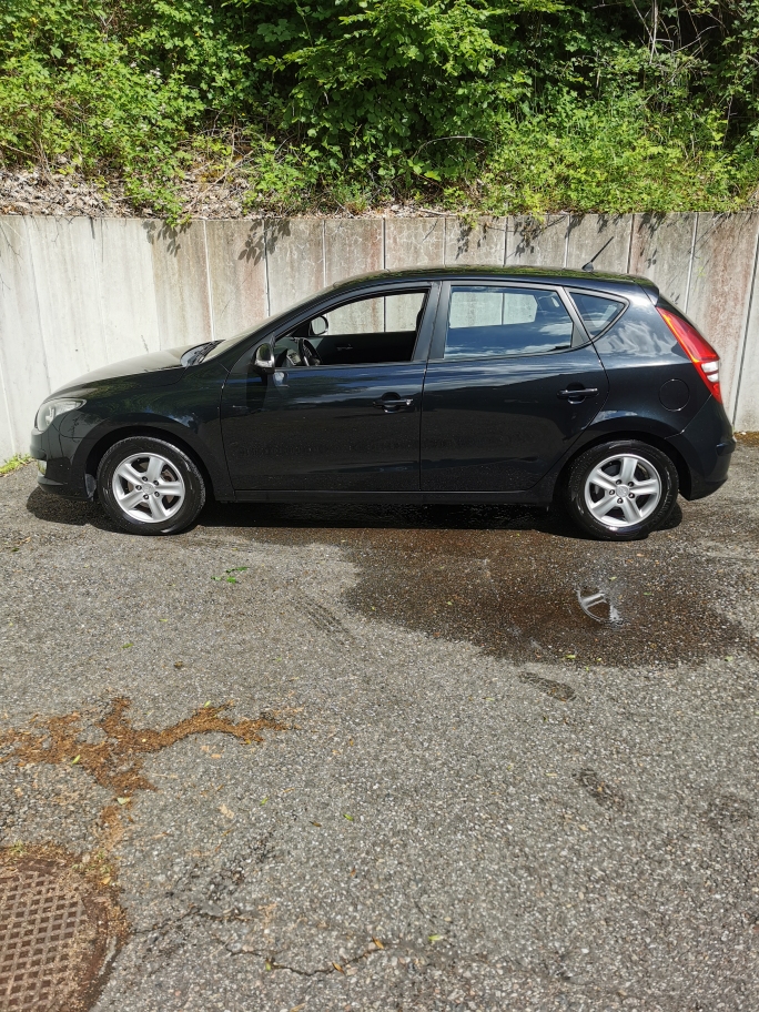 HYUNDAI i30 1.6 Swiss Plus Edition-image-8