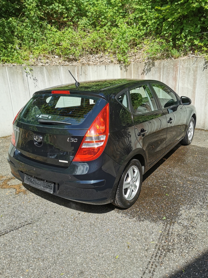 HYUNDAI i30 1.6 Swiss Plus Edition-image-7