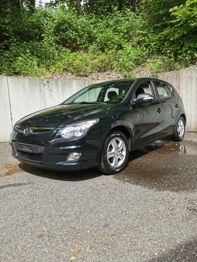 HYUNDAI i30 1.6 Swiss Plus Edition-image-3