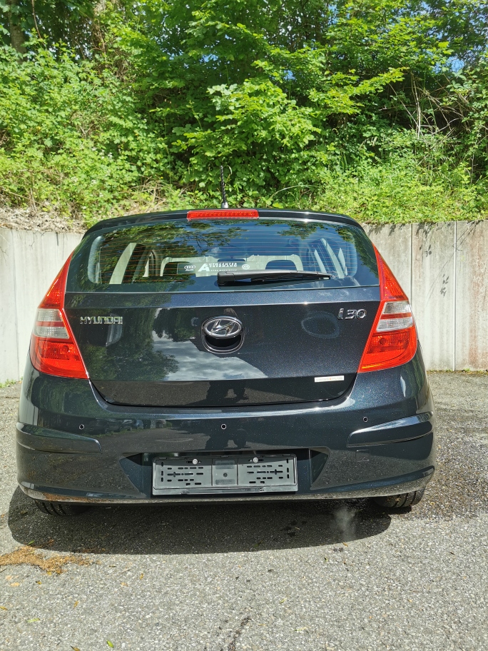 HYUNDAI i30 1.6 Swiss Plus Edition-image-6