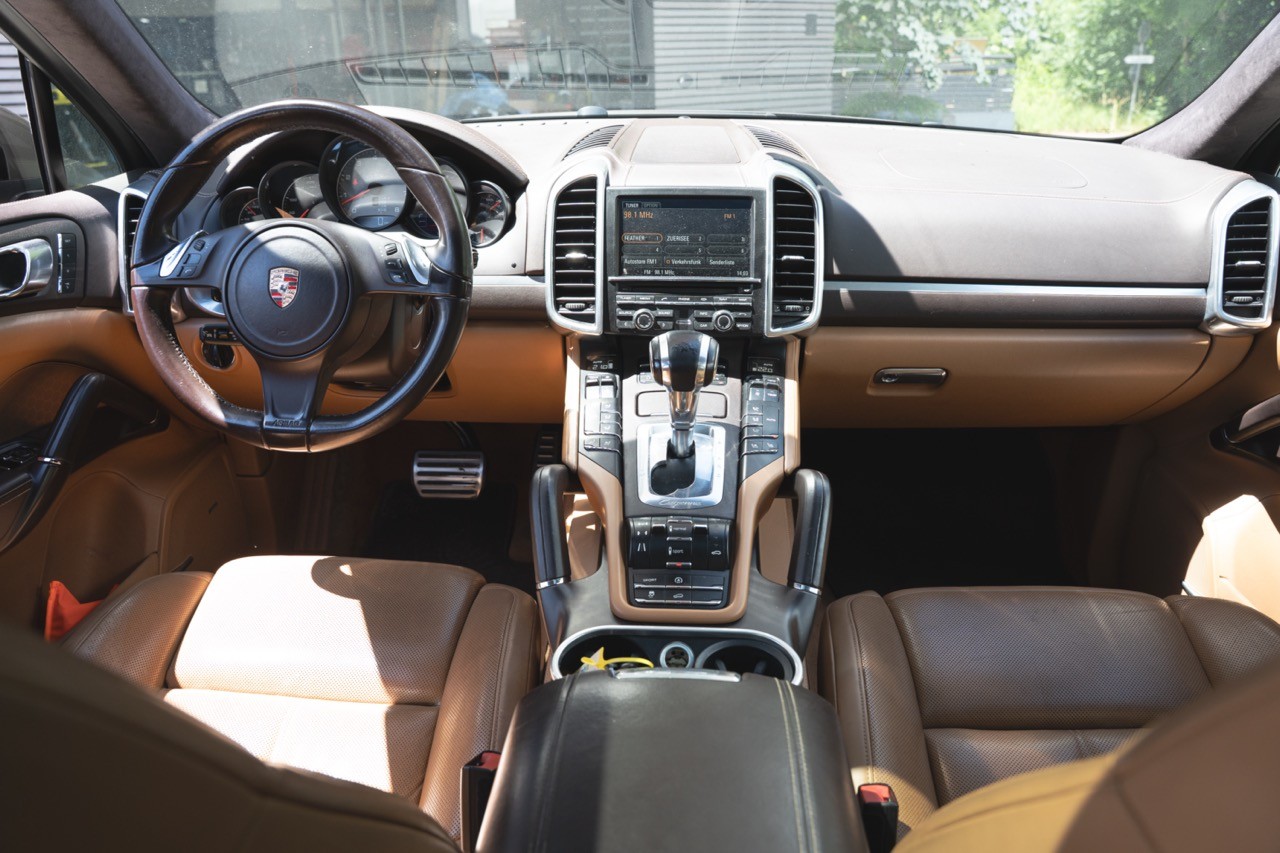 PORSCHE Cayenne GTS-image-4