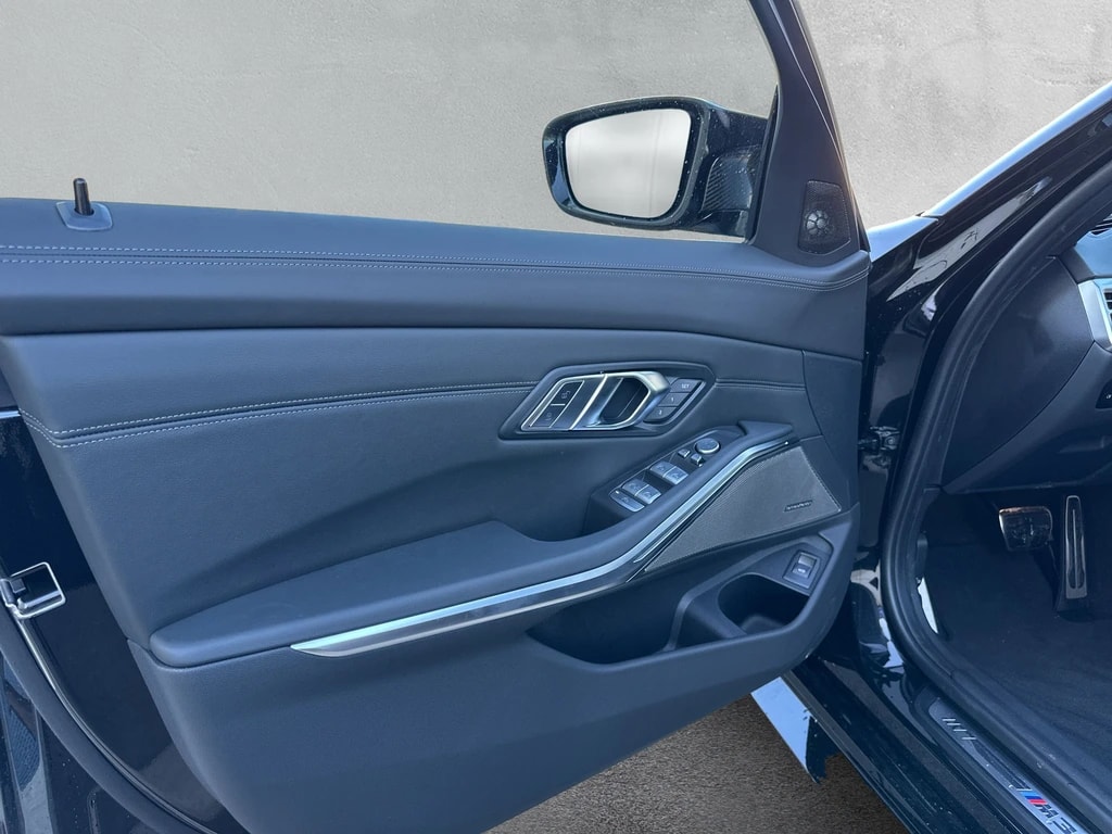 BMW M3 Competition M xDrive-image-12