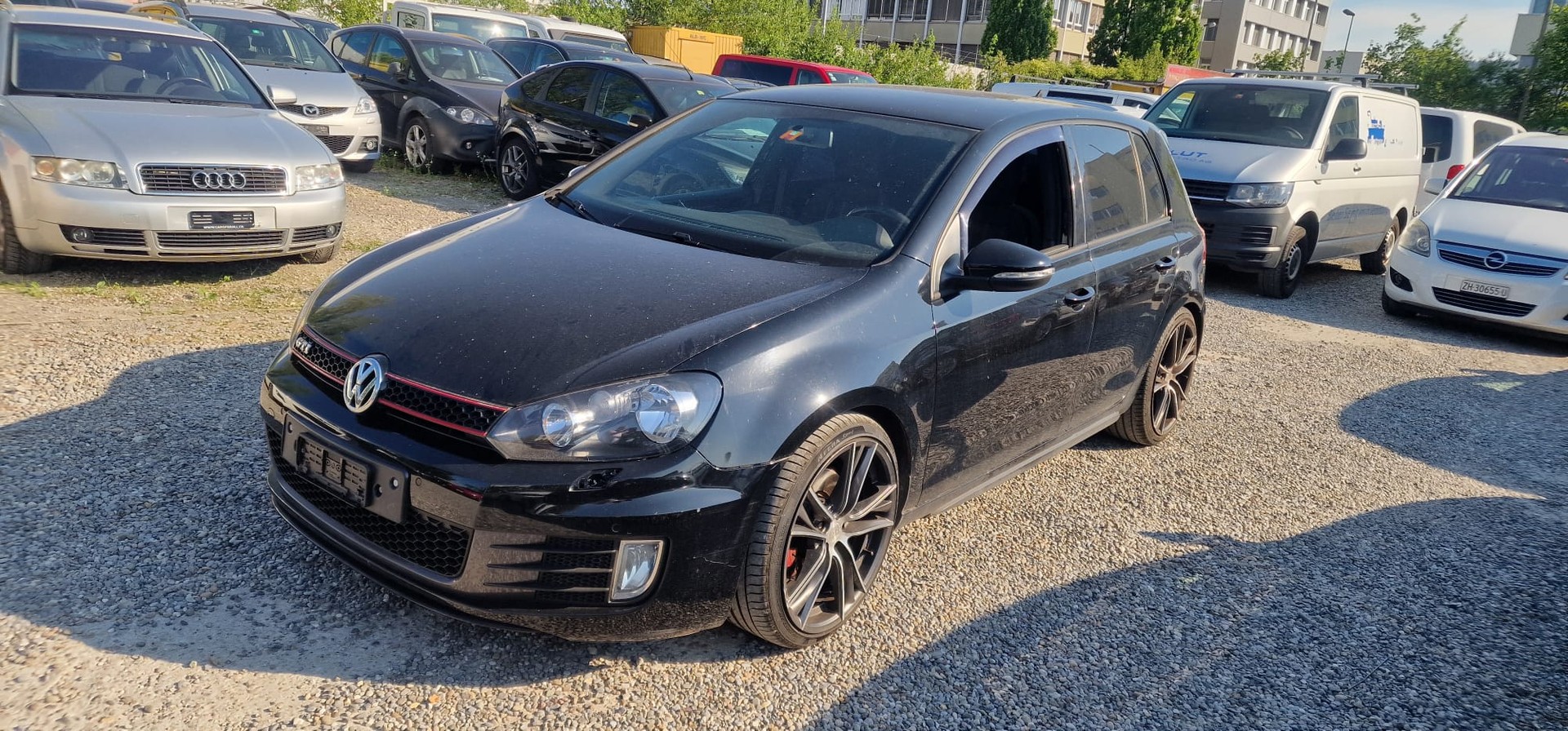 VW Golf 2.0 TSI GTI-image-1
