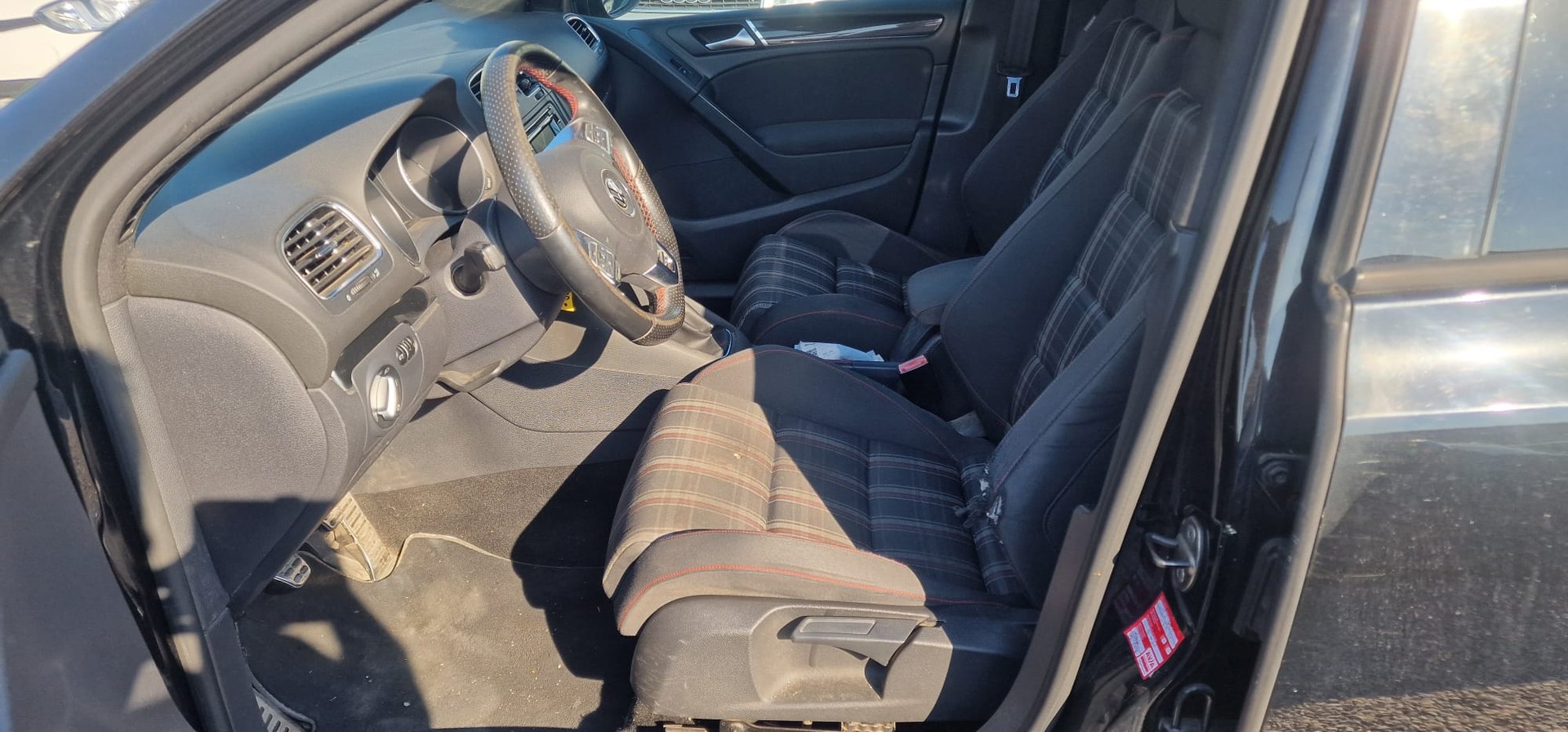 VW Golf 2.0 TSI GTI-image-9