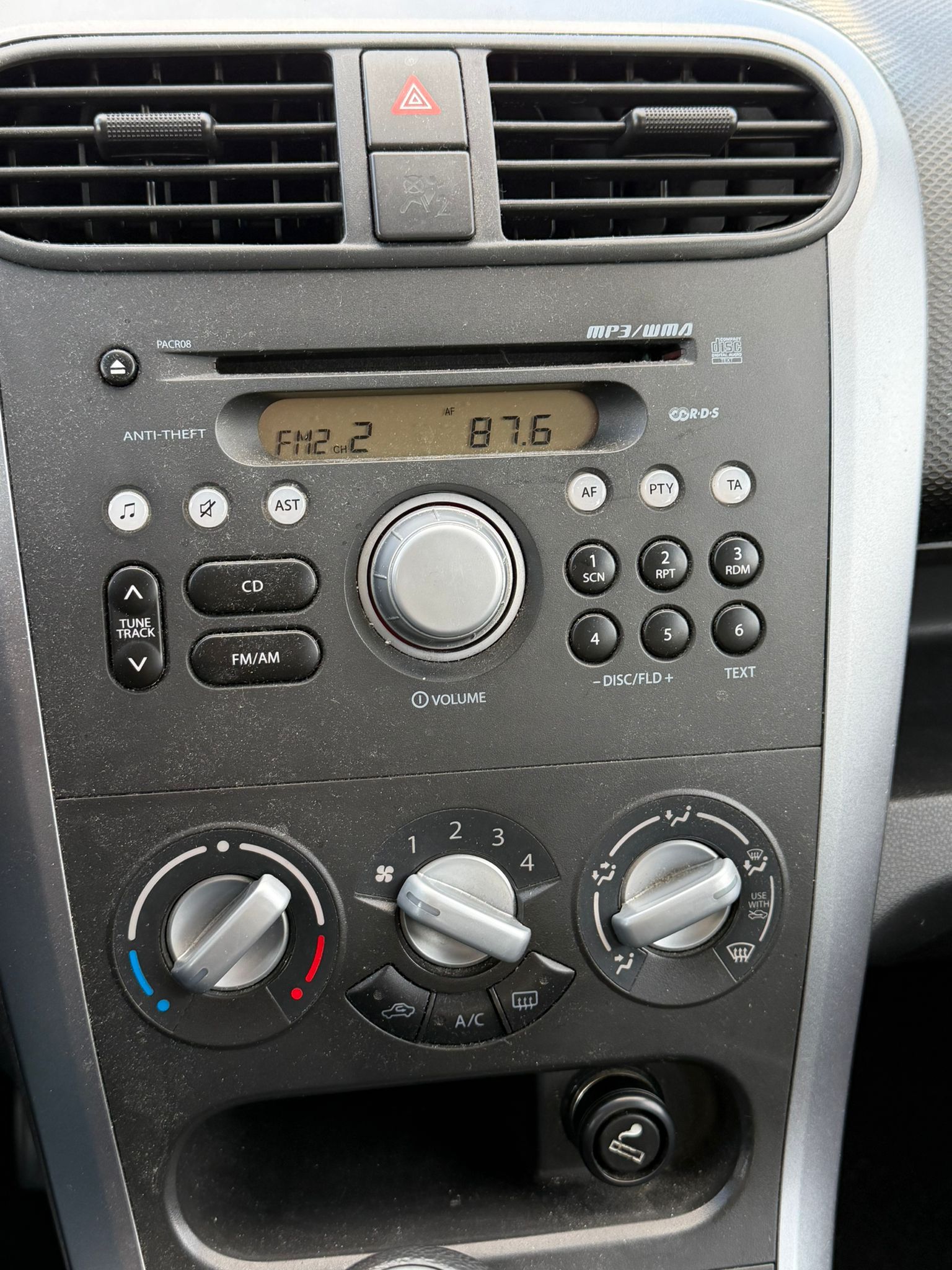 SUZUKI Splash 1.2i 16V GL Top-image-8