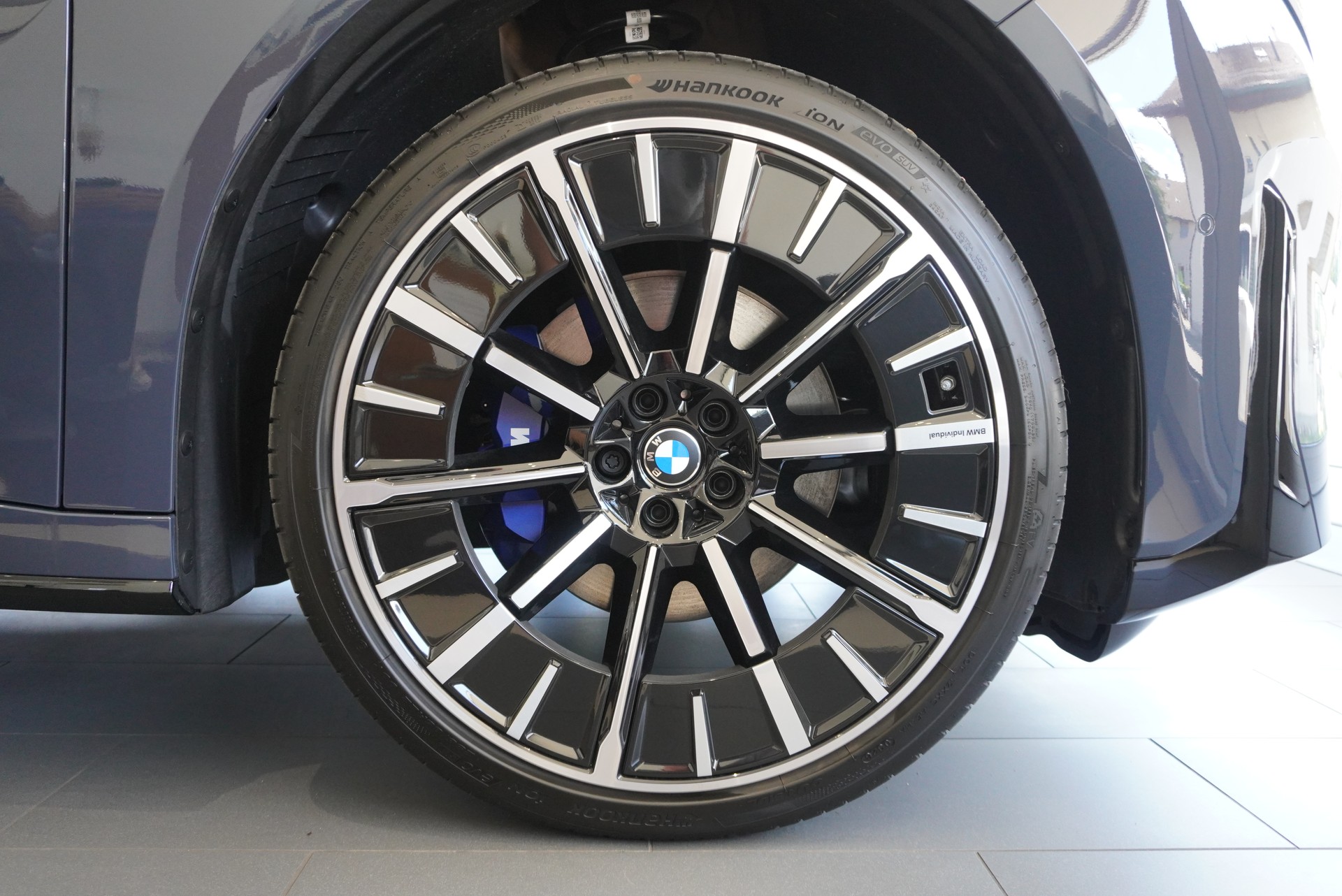 BMW iX3 50 xDrive M Sport Pro-image-6