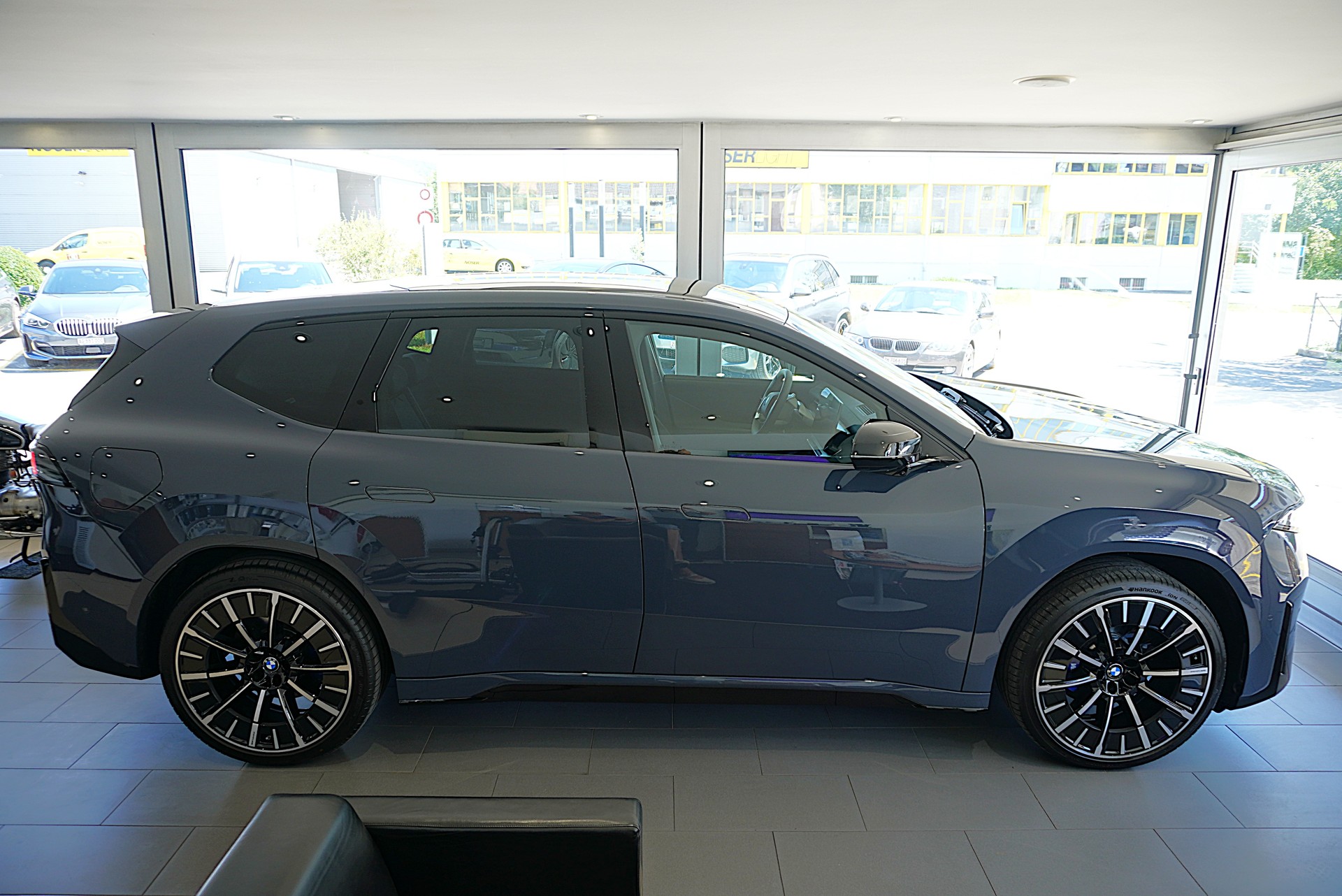 BMW iX3 50 xDrive M Sport Pro-showroom-element-3