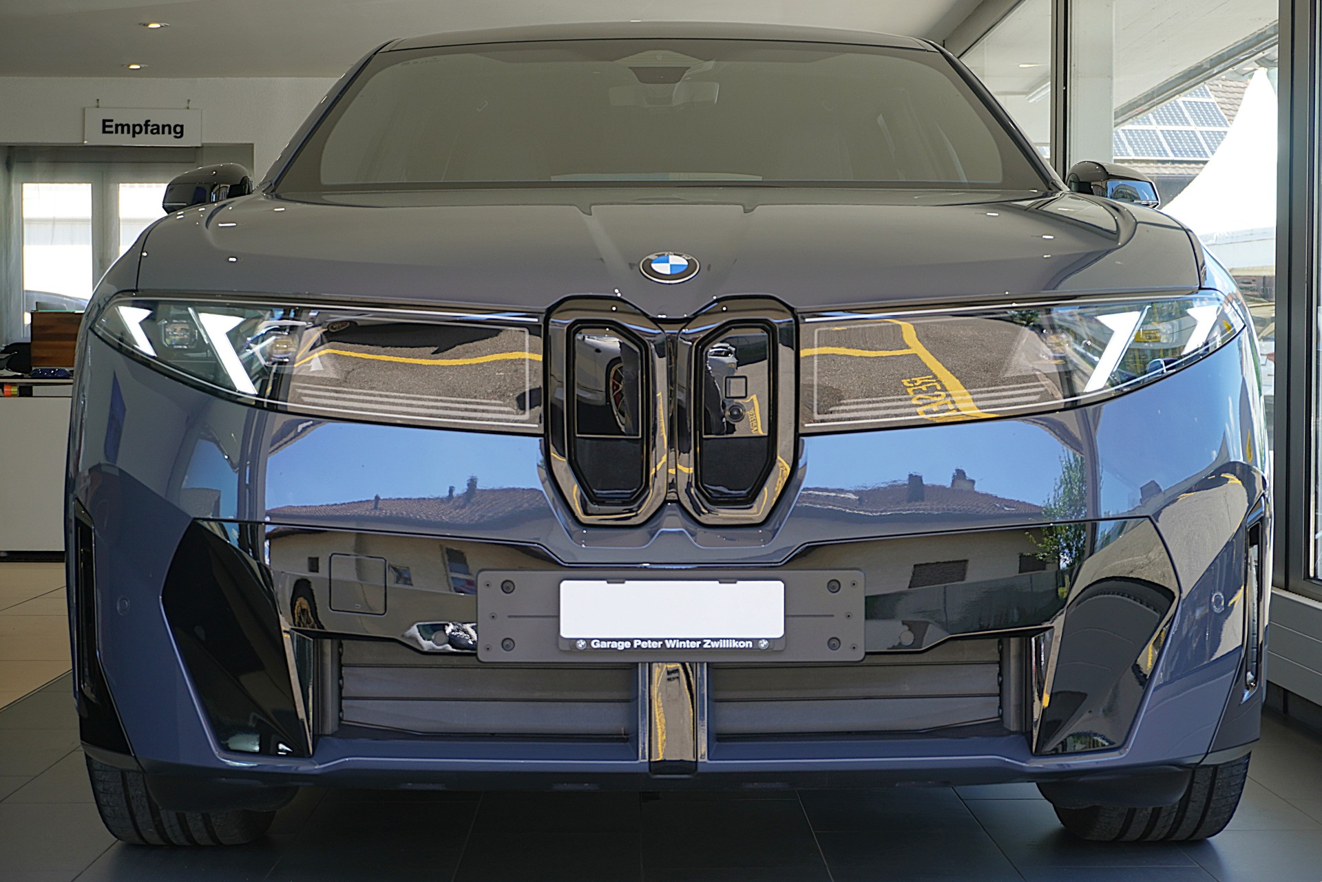BMW iX3 50 xDrive M Sport Pro-showroom-element-1