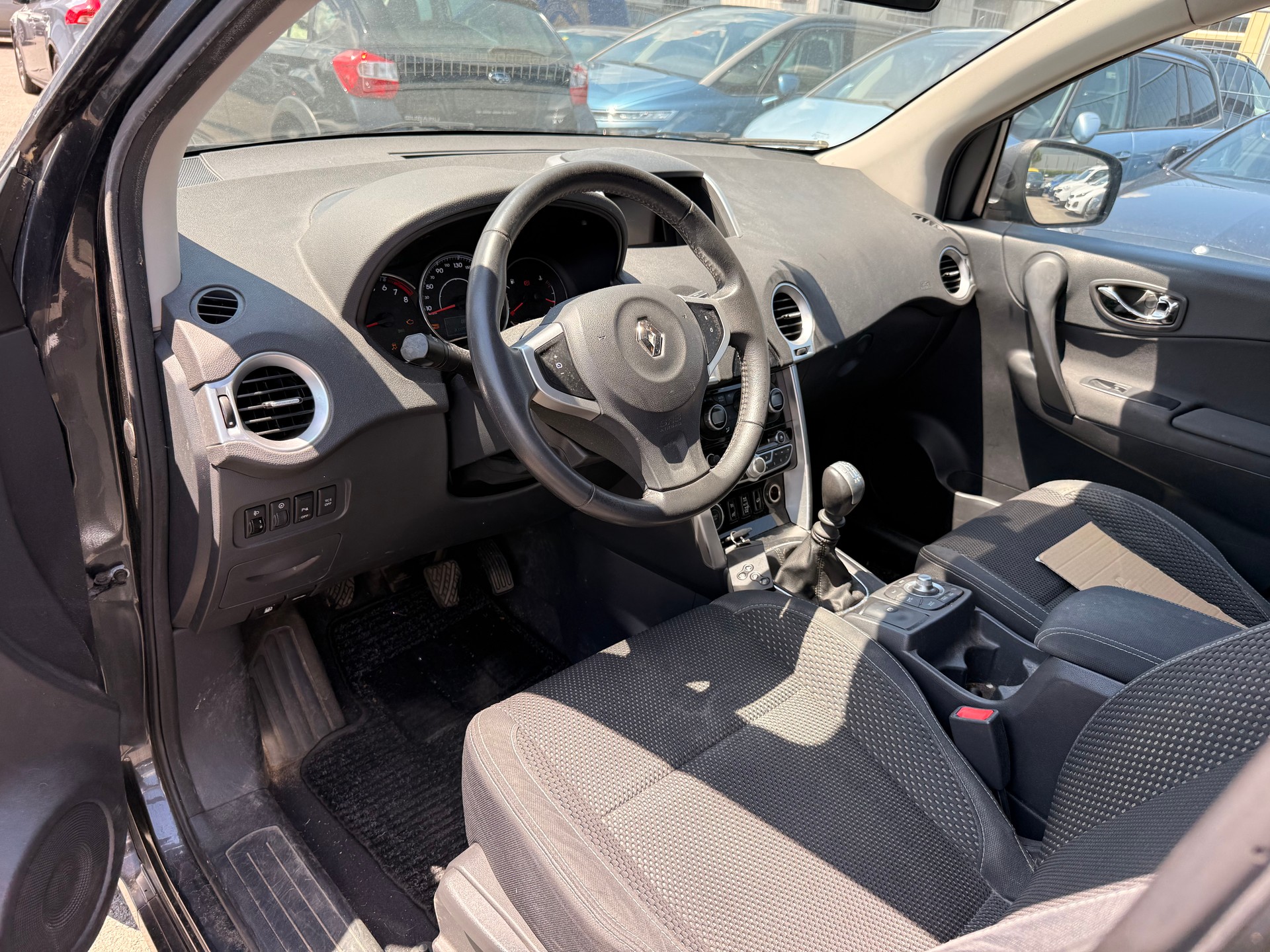 RENAULT Koleos 2.5 Dynamique 4x4-image-5