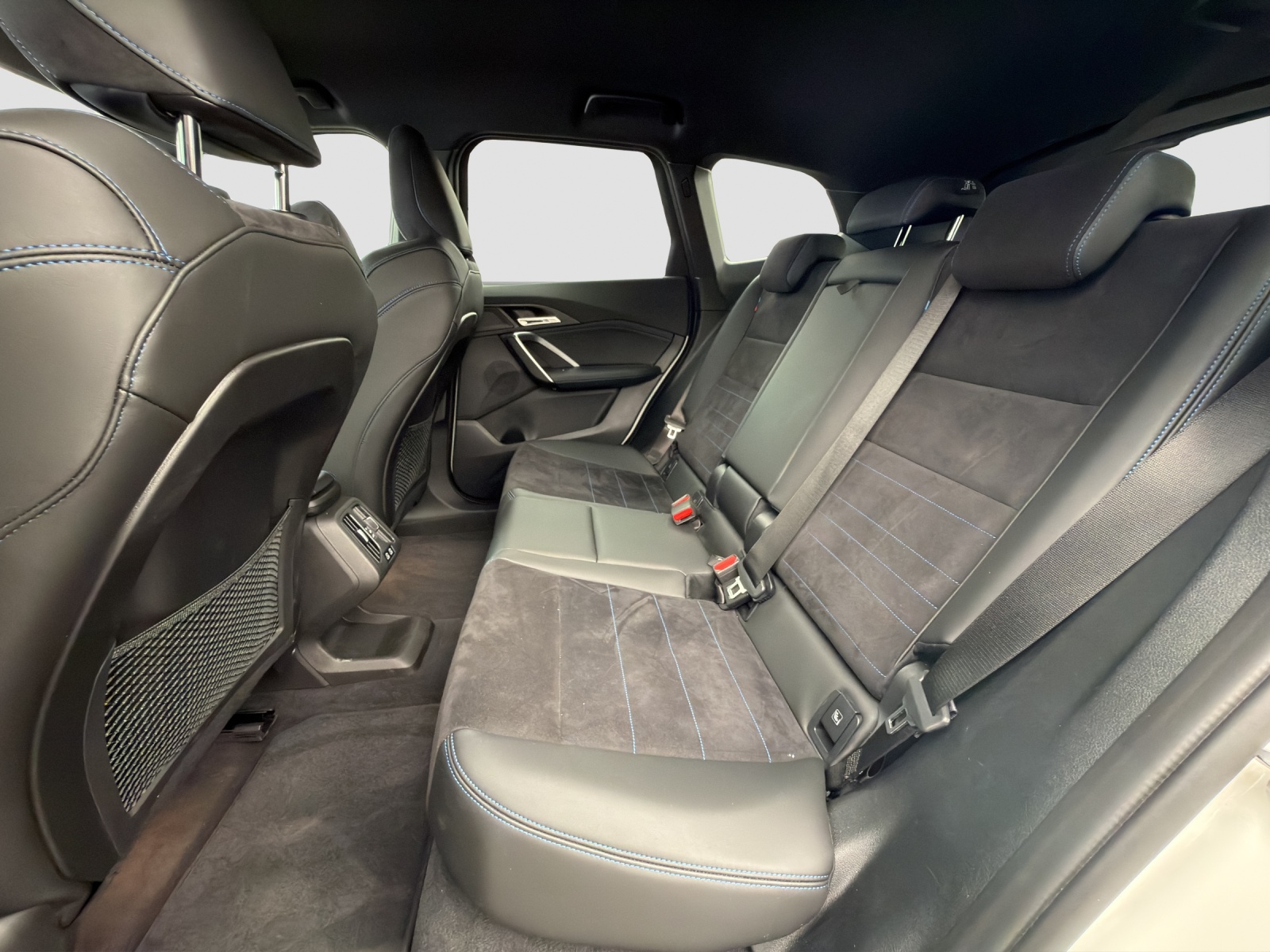 BMW X1 xDrive 25e M Sport - AHK - Premium Paket-image-10