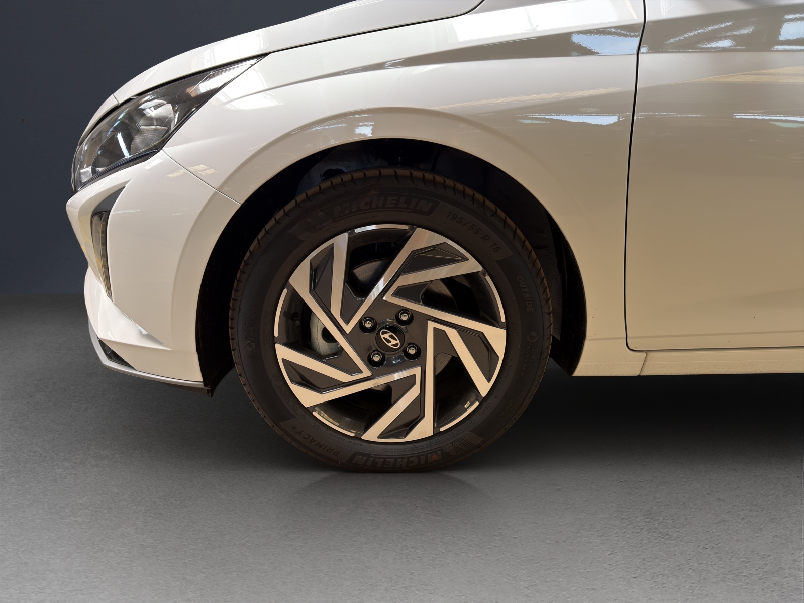 HYUNDAI i20 1.0 T-GDi Amplia DCT-image-5