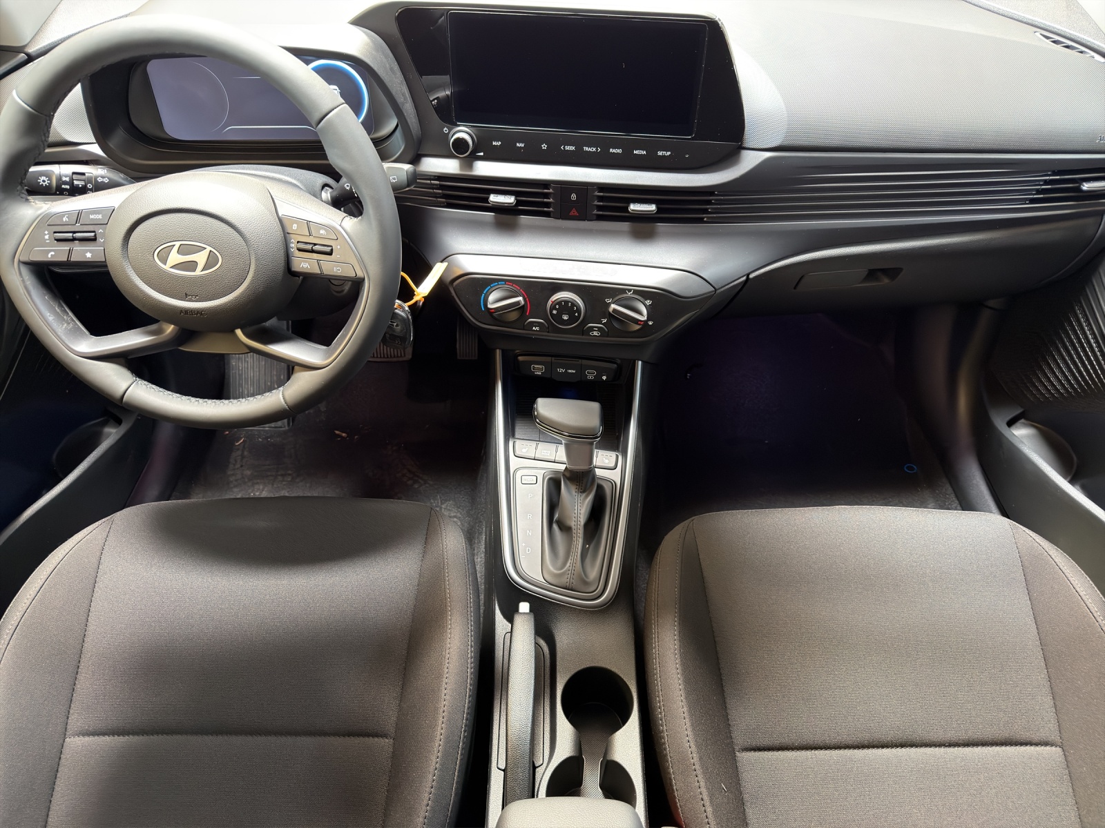 HYUNDAI i20 1.0 T-GDi Amplia DCT-image-11