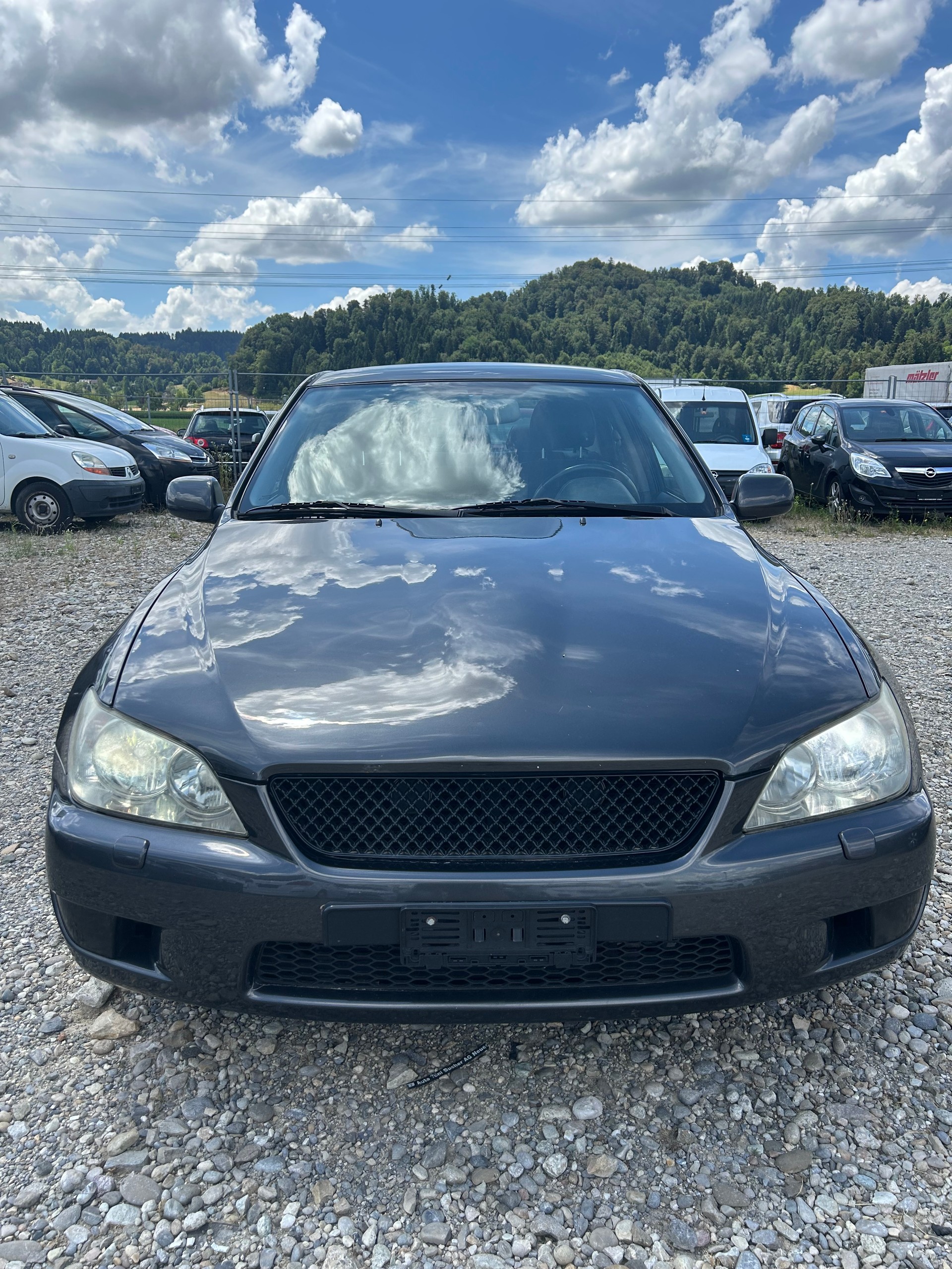 LEXUS IS 200-image-0