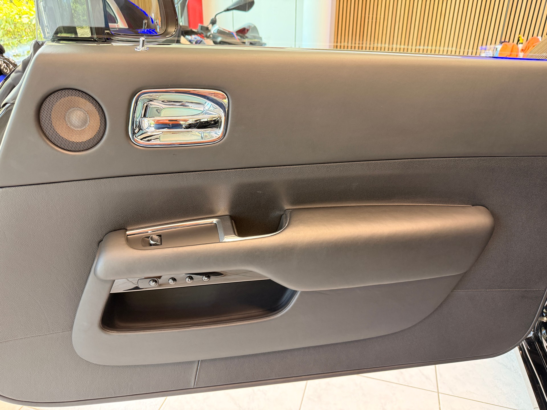 ROLLS-ROYCE Wraith 6.6 V12-image-12