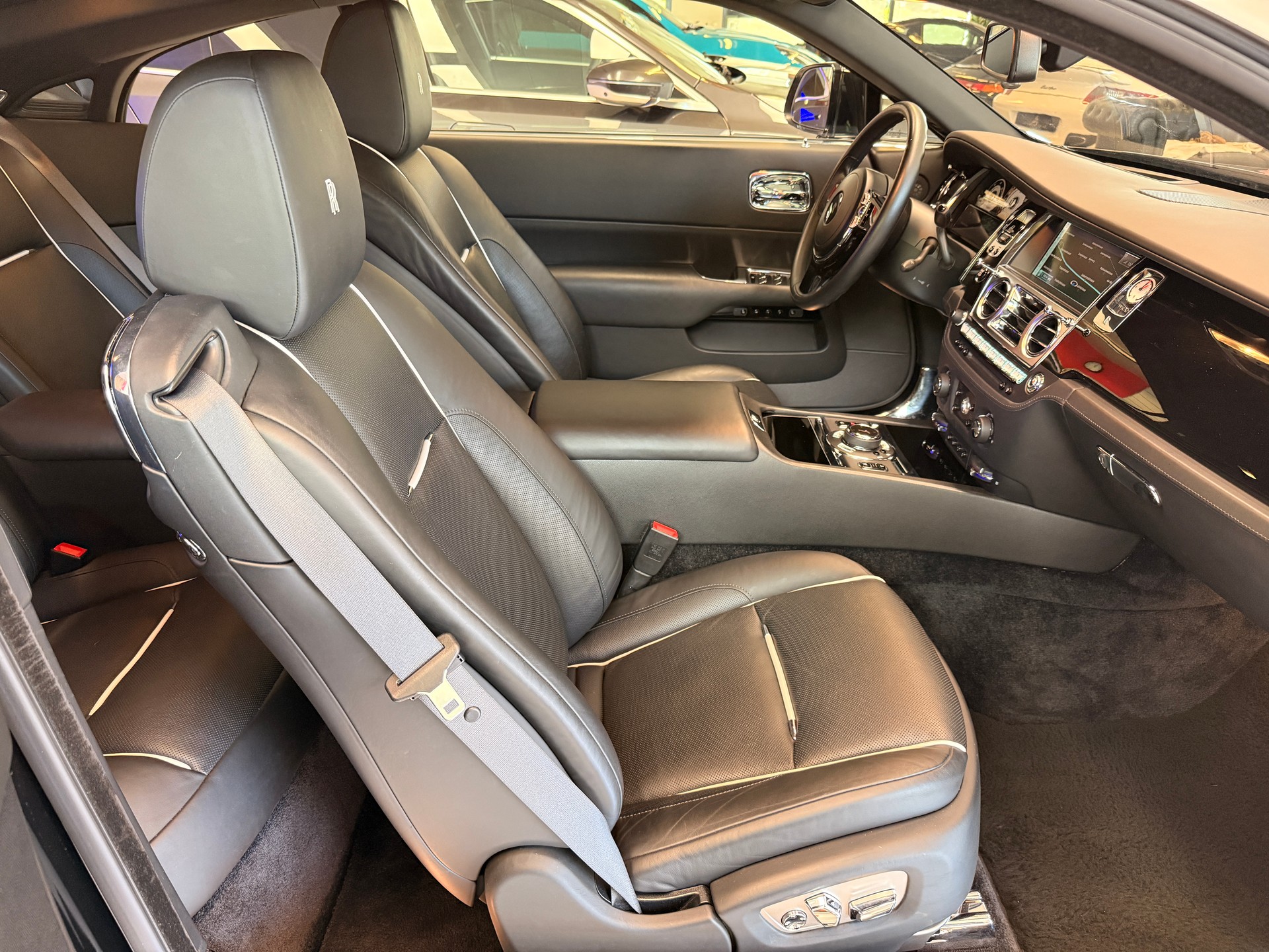 ROLLS-ROYCE Wraith 6.6 V12-image-8