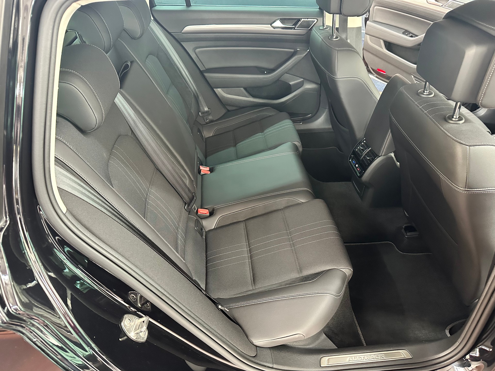 VW 2.0 TDI 190 Alltrack DSG 4m-image-3