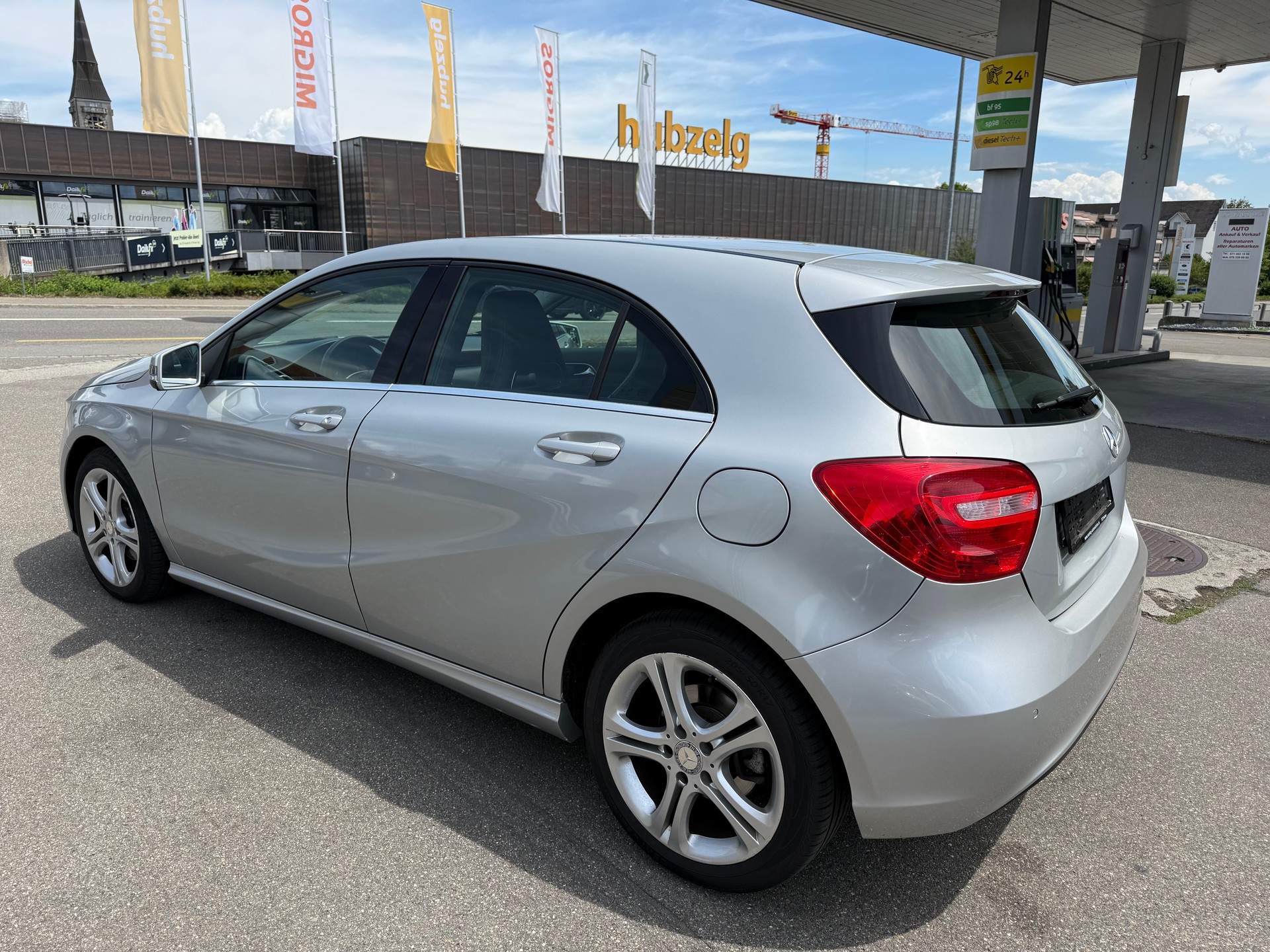 MERCEDES-BENZ A 180 Style-image-4