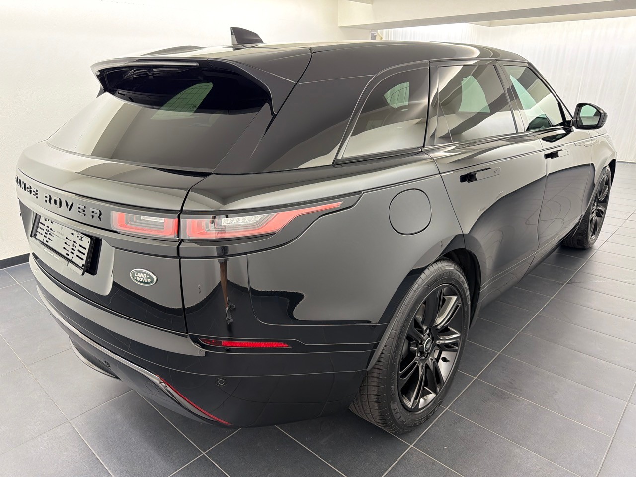 LAND ROVER RR Velar D 200 Dyn SE-image-2