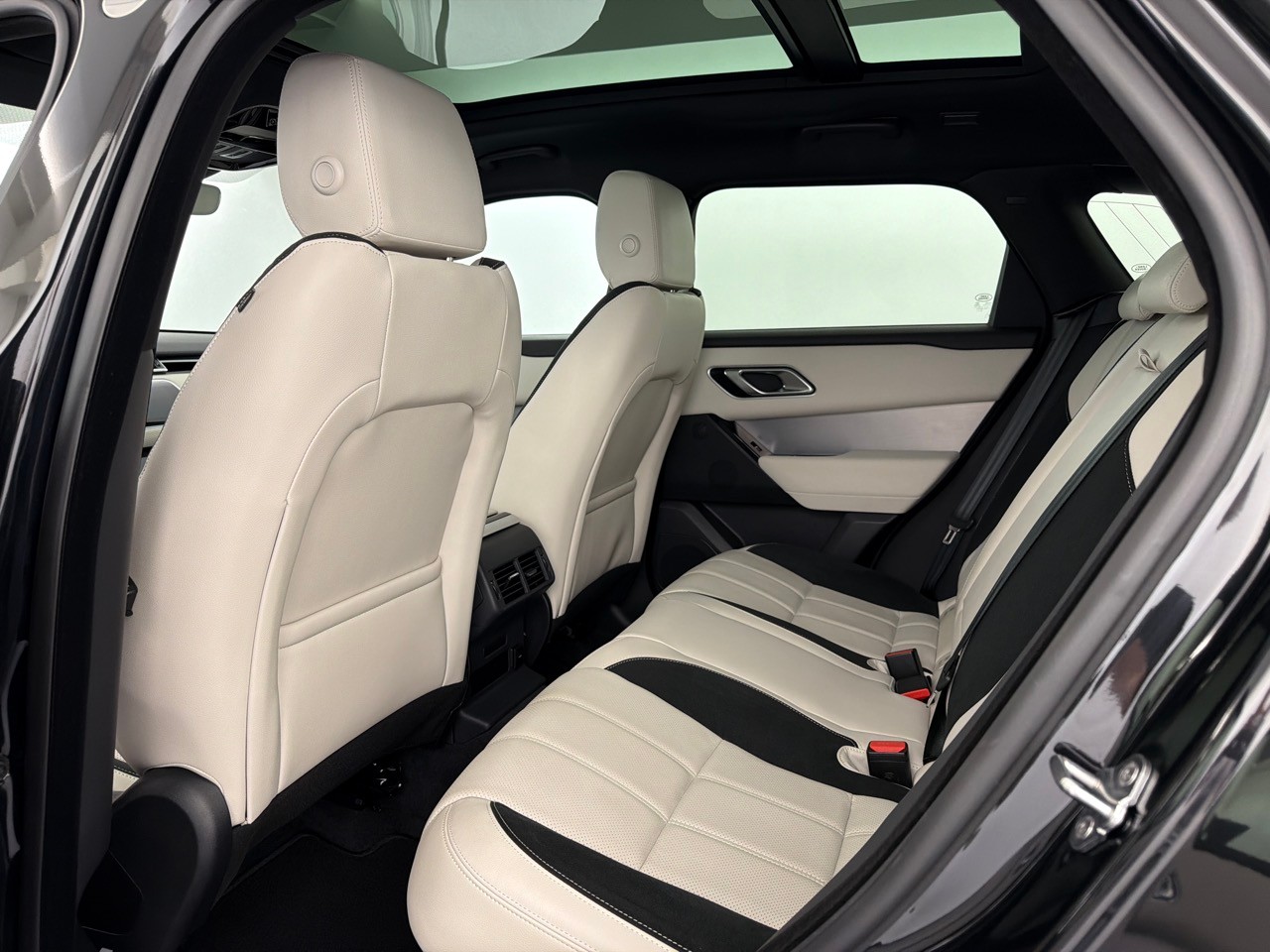 LAND ROVER RR Velar D 200 Dyn SE-image-5