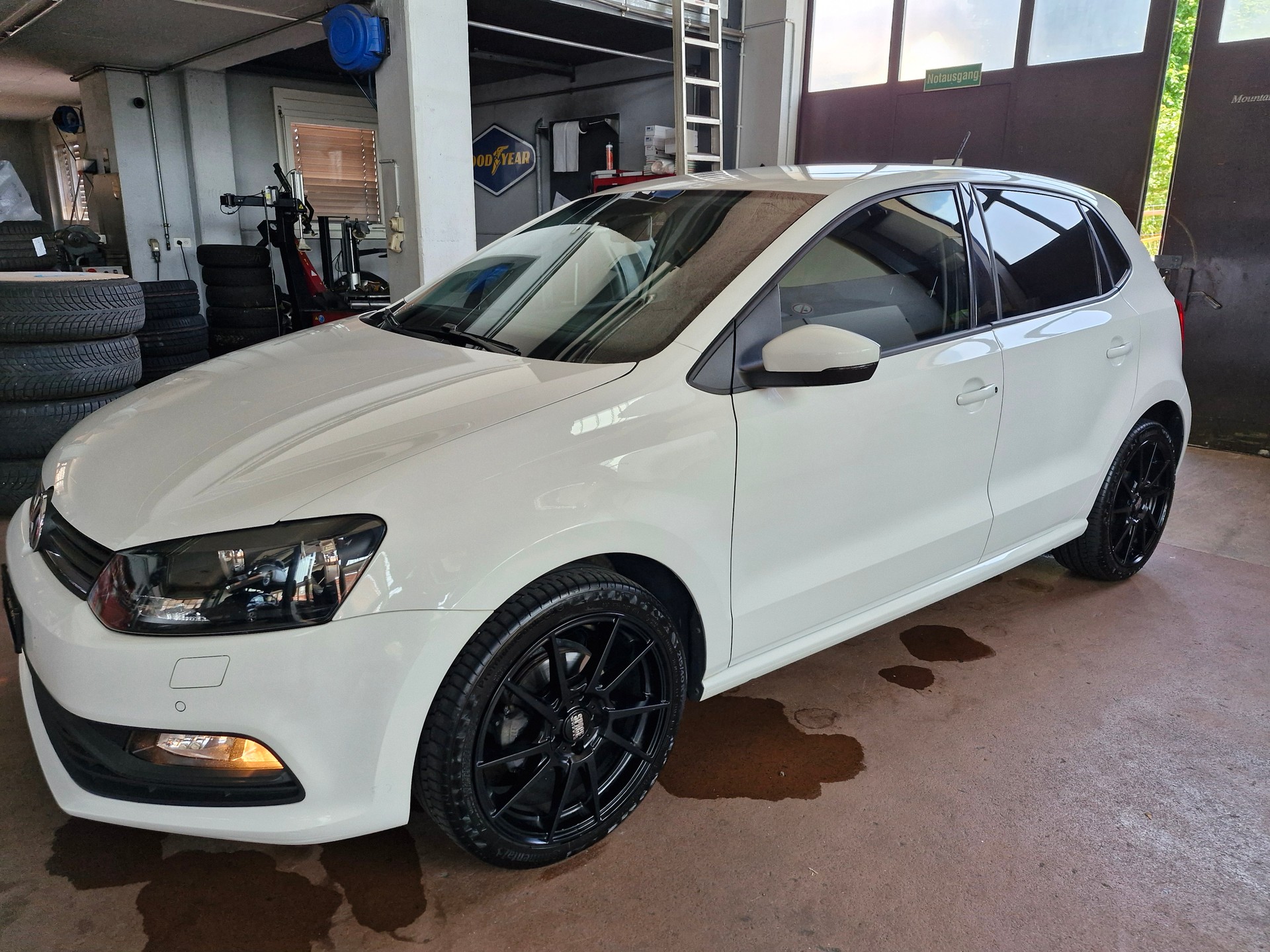 VW 1.0 MPI 60 BlueMT Start-image-0