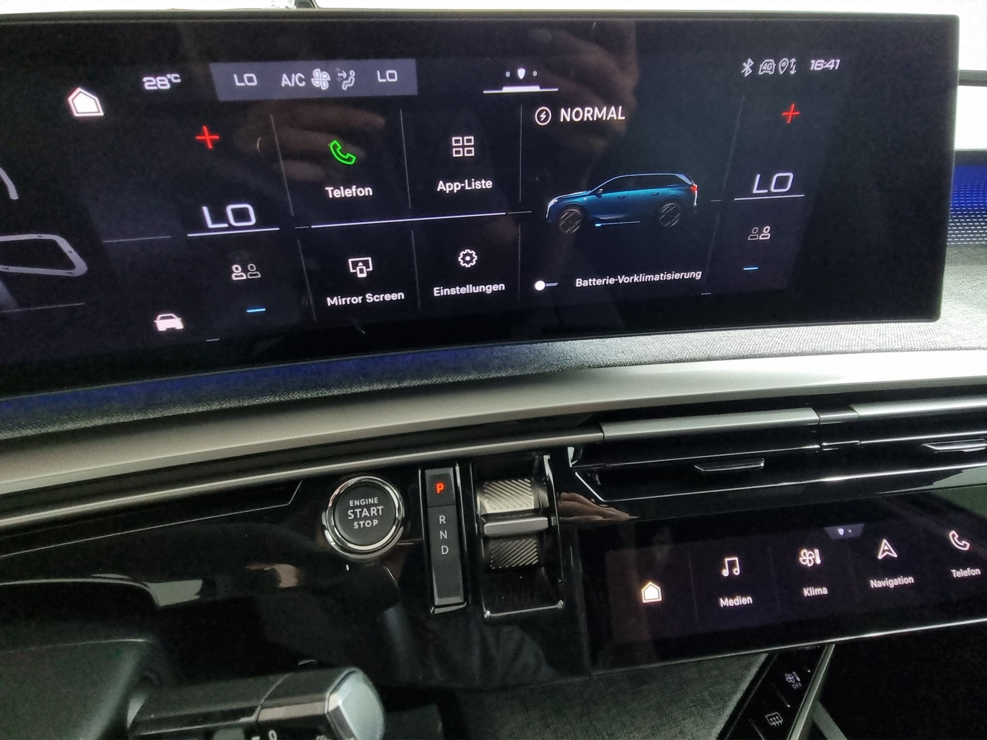 PEUGEOT 5008 GT Exclusive 73kWh 7-Plätzer-image-13