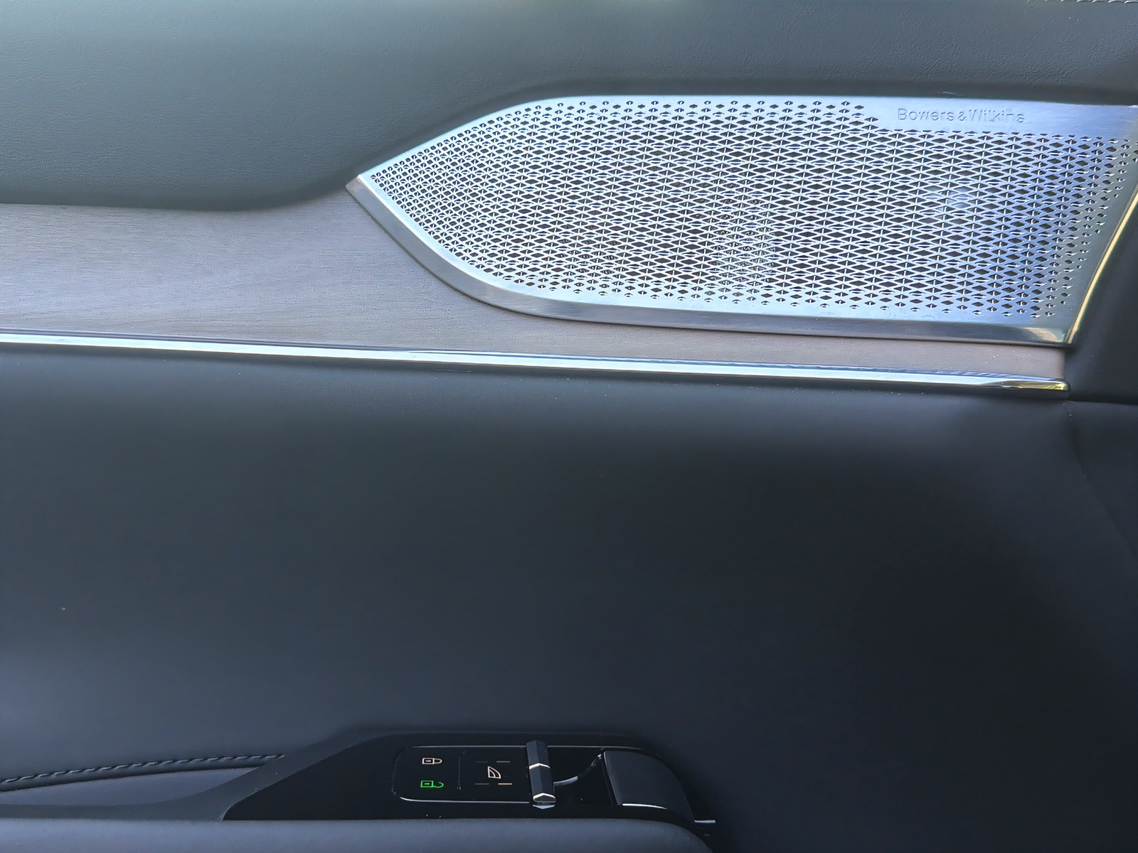 VOLVO EX90 Twin Performance Ultra AWD-image-17