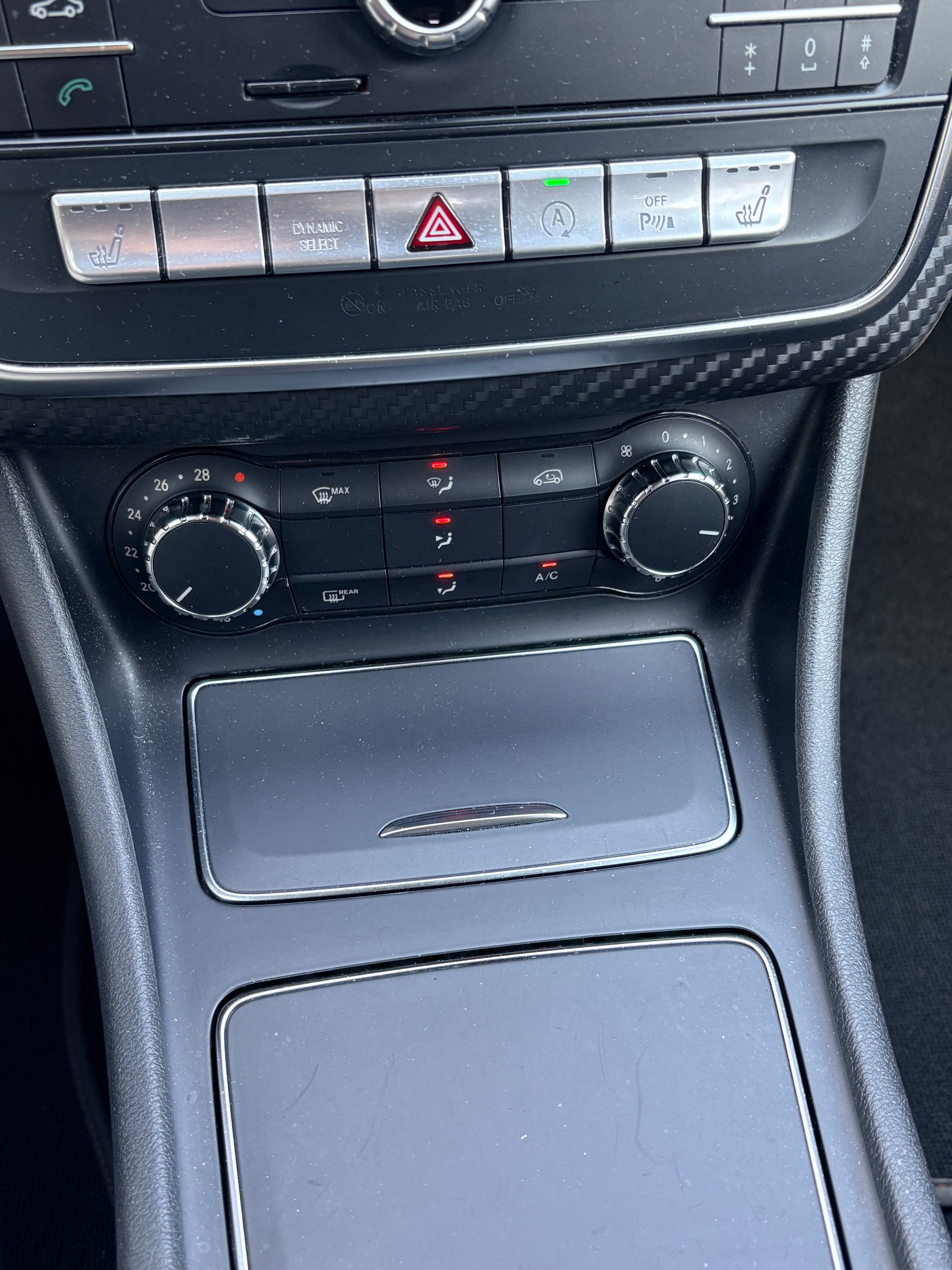 MERCEDES-BENZ A 180 AMG Line 7G-DCT-image-11