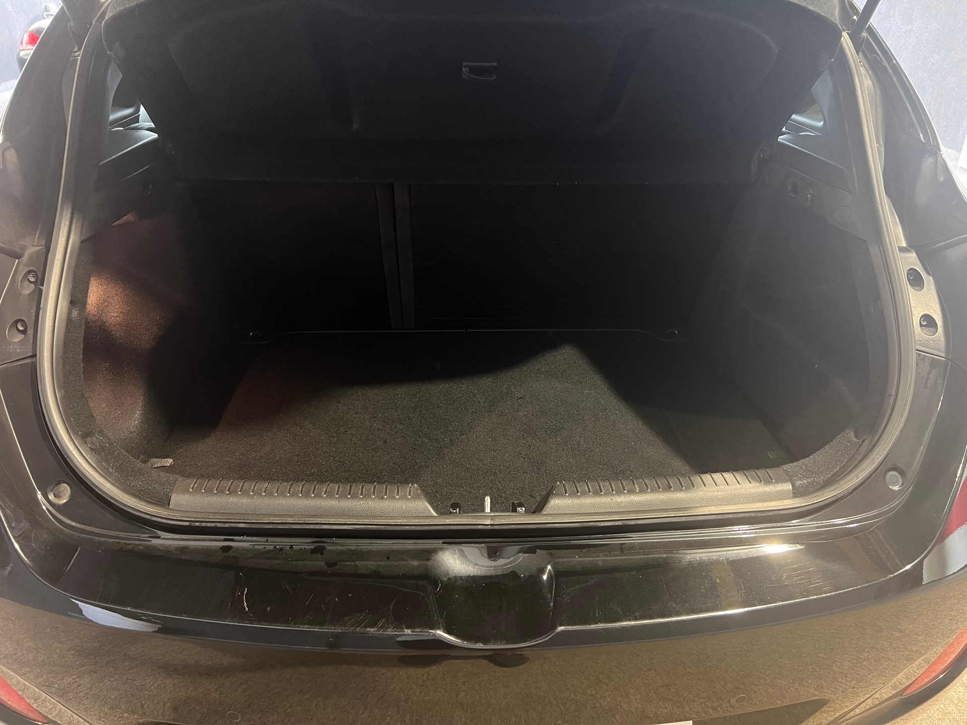 HYUNDAI i30 1.6 CRDi Style-image-16