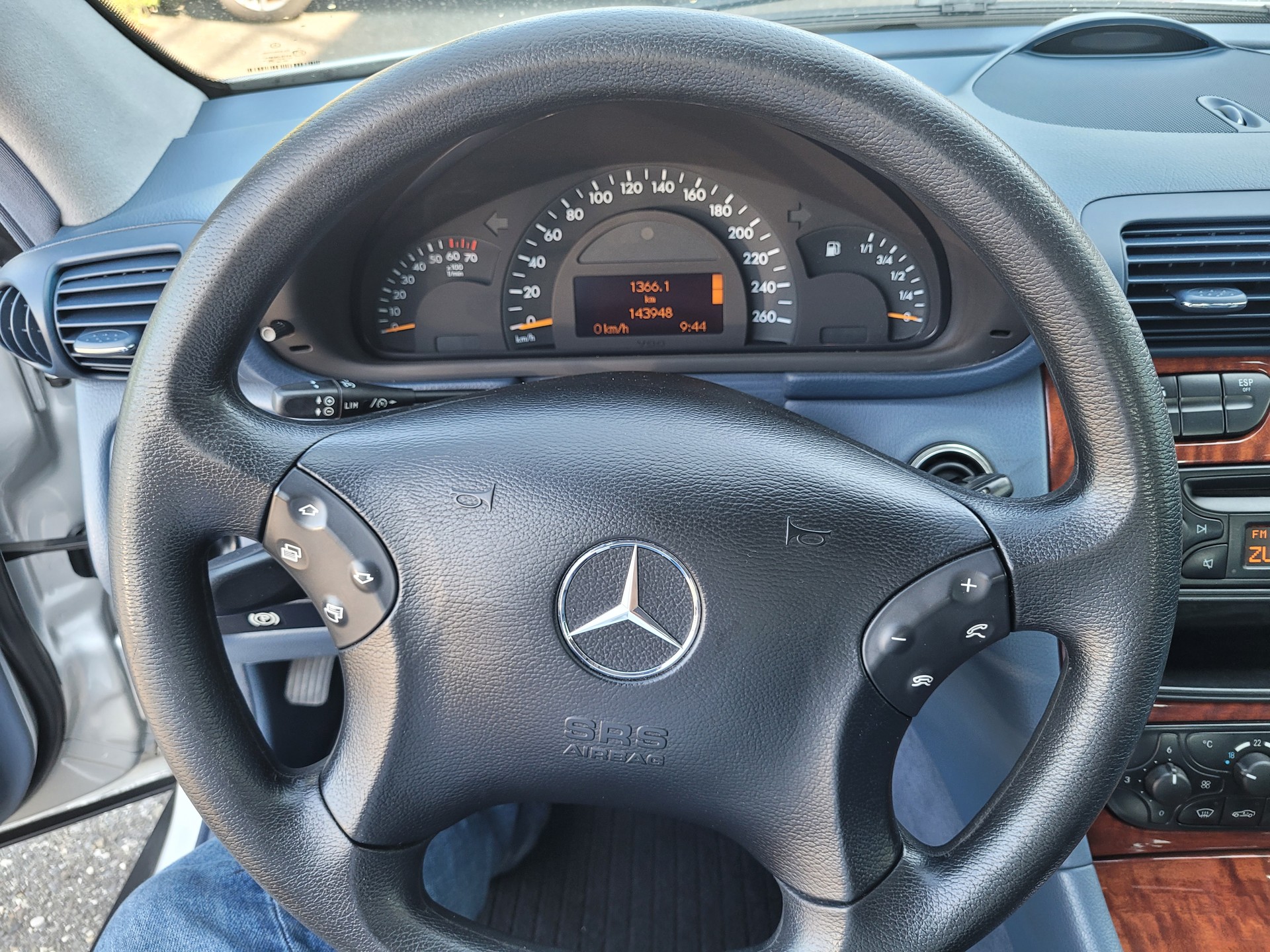 MERCEDES-BENZ C 240 Classic-image-13