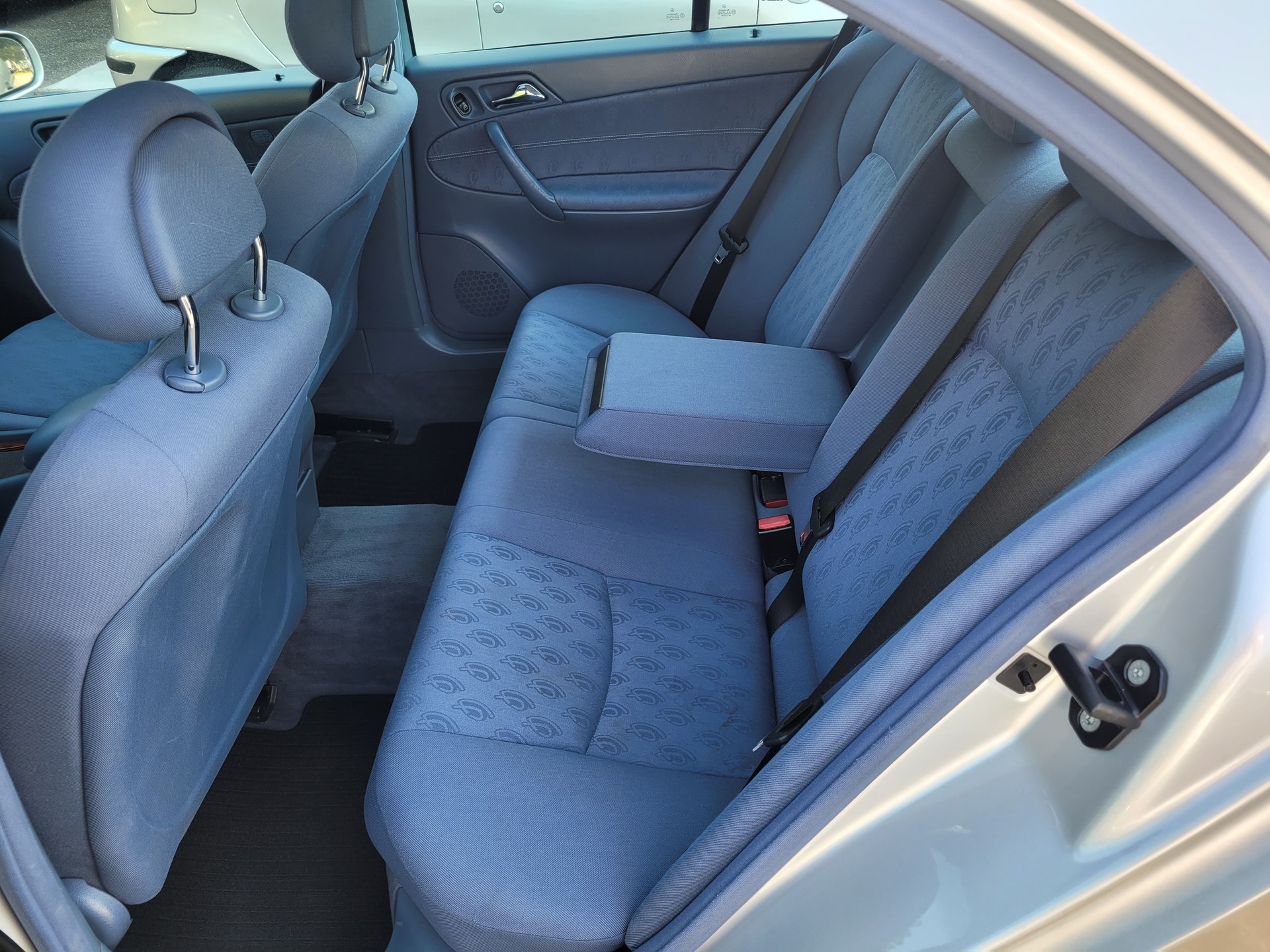 MERCEDES-BENZ C 240 Classic-image-9