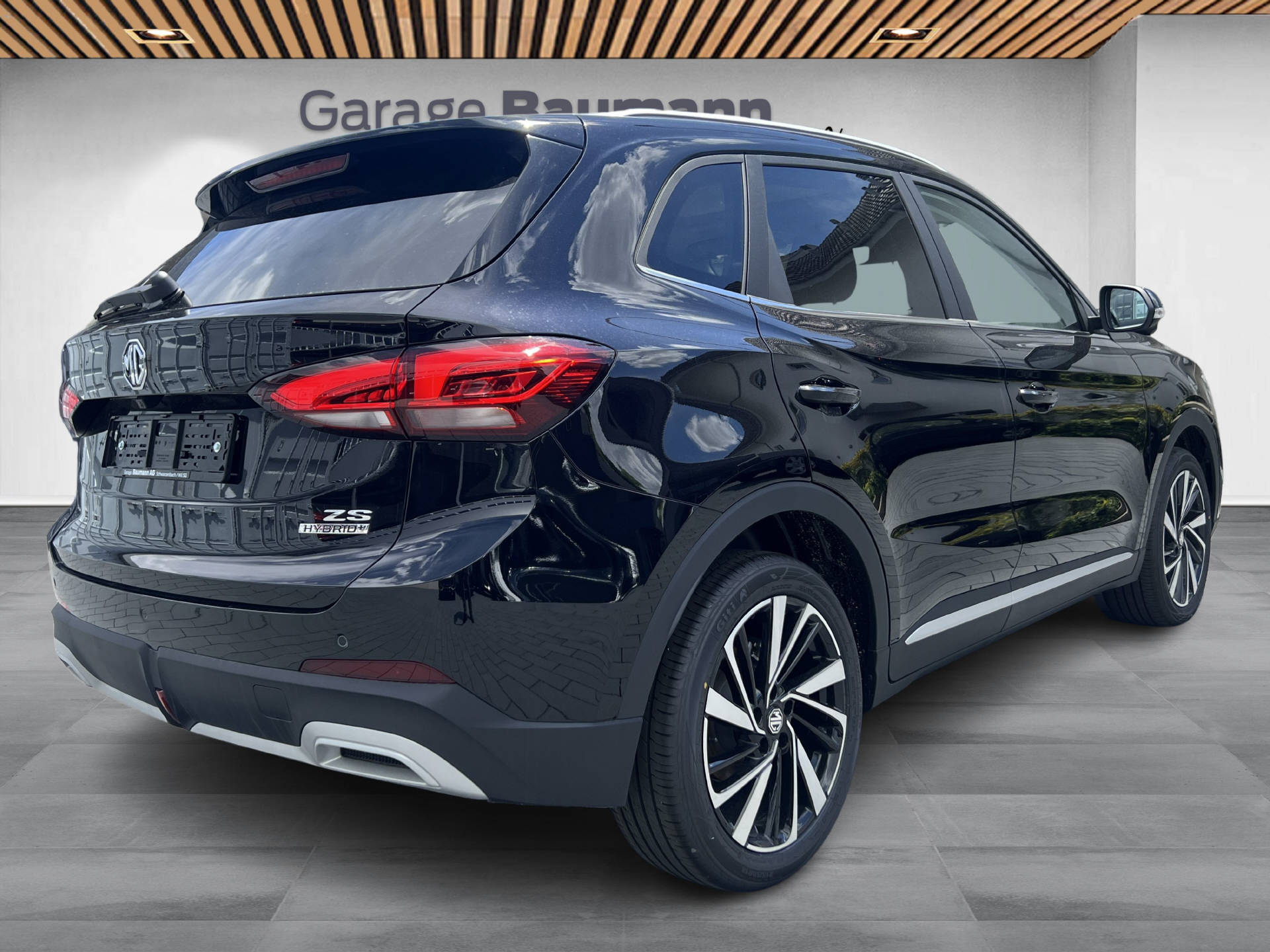MG ZS 1.5 Hybrid+ Luxury-image-2