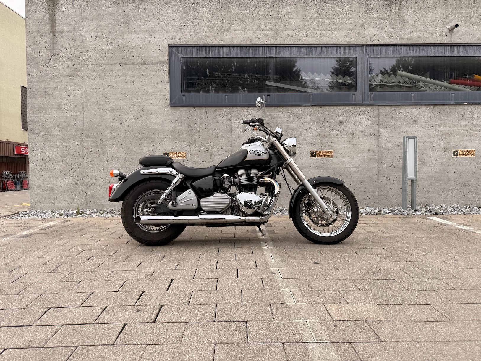 TRIUMPH Bonneville America 800