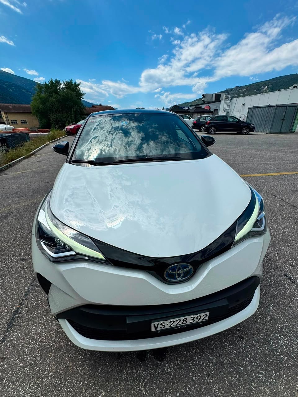 TOYOTA 2.0 VVTi HSD Style-image-3