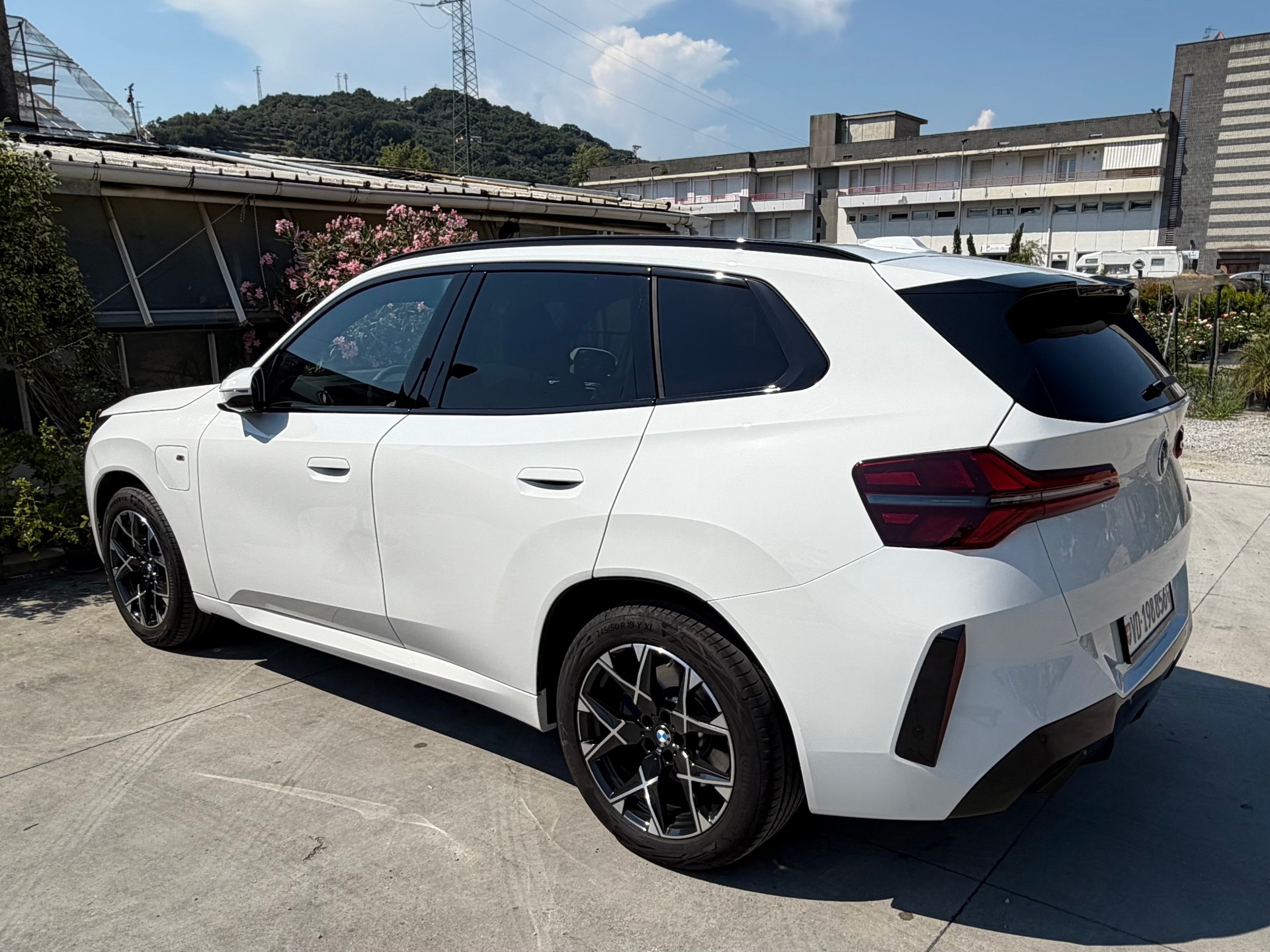 BMW 30e xDrive-image-4