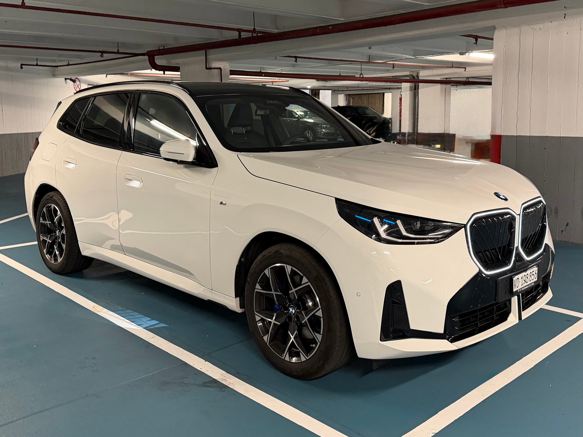BMW 30e xDrive-image-0