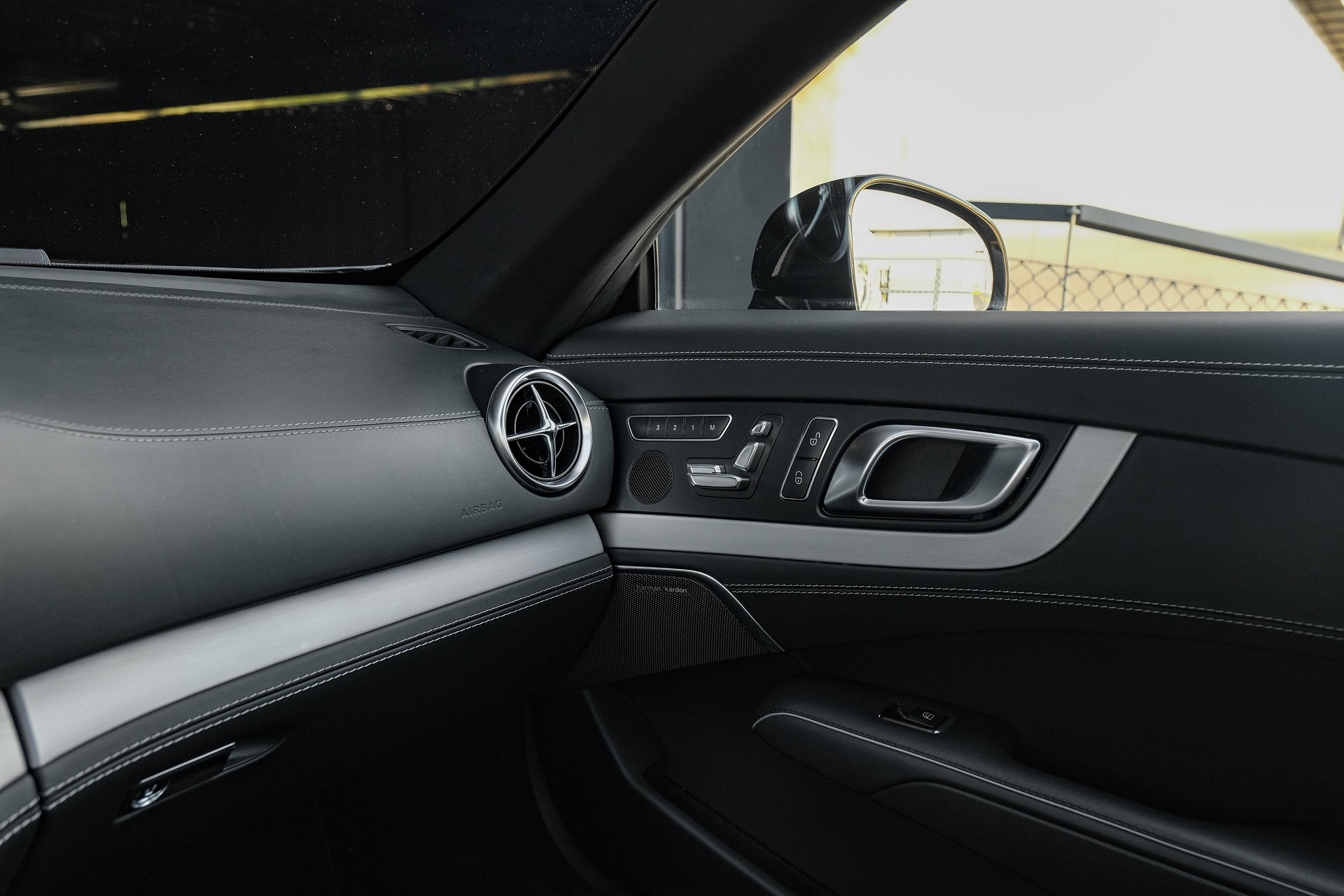 MERCEDES-BENZ SL 63 AMG Speedshift-image-21