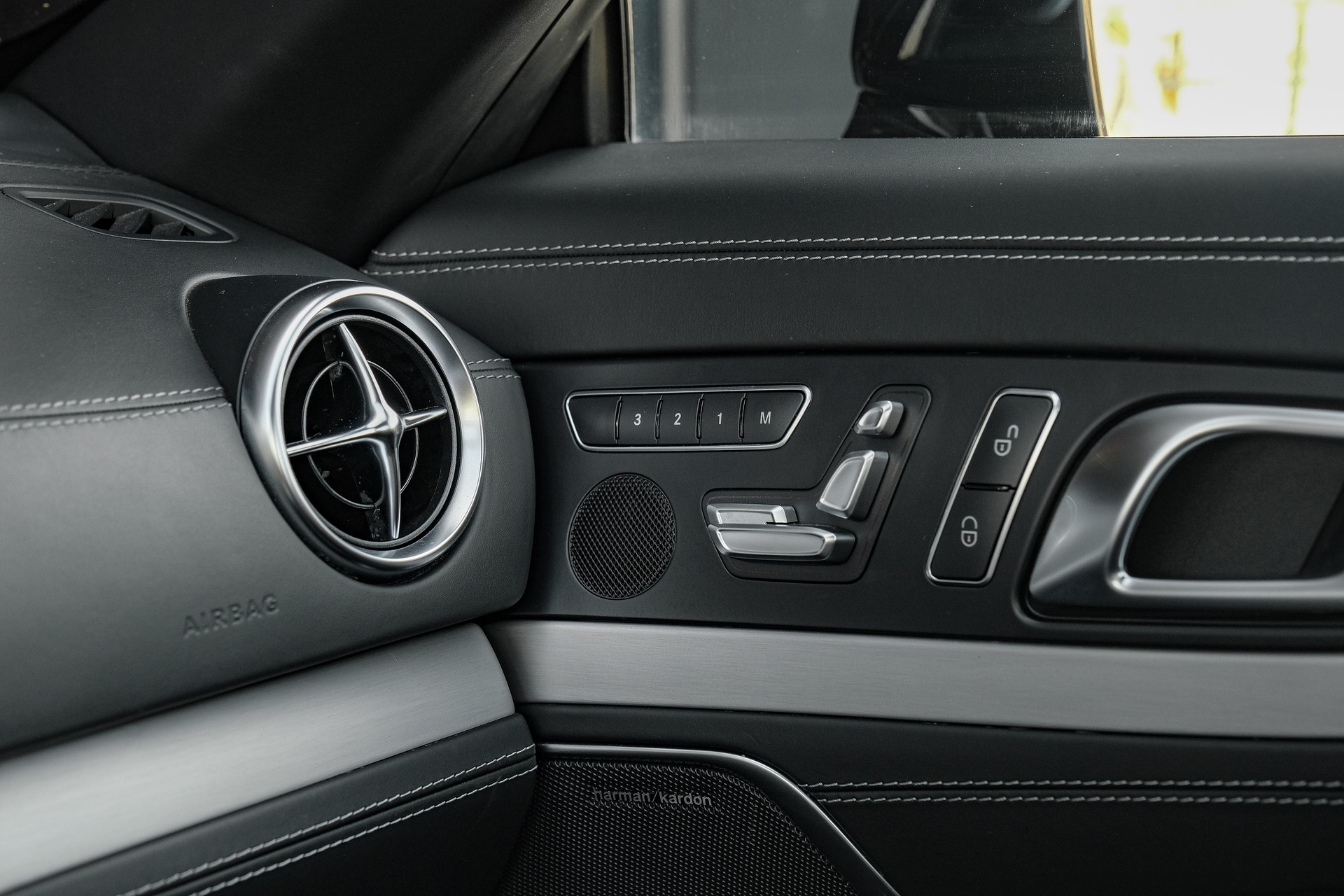 MERCEDES-BENZ SL 63 AMG Speedshift-image-22