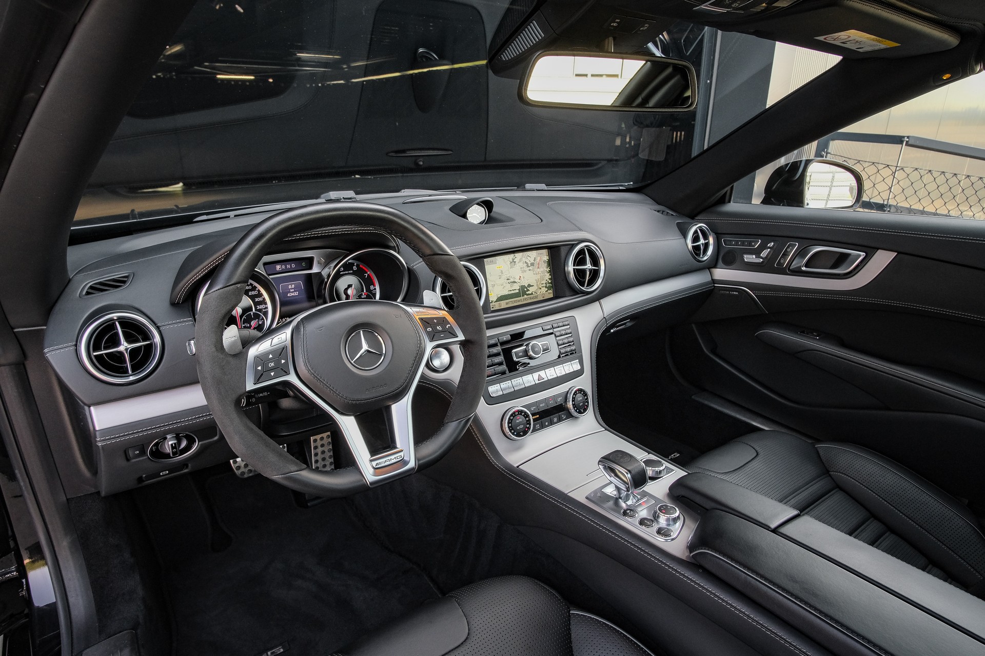 MERCEDES-BENZ SL 63 AMG Speedshift-image-13