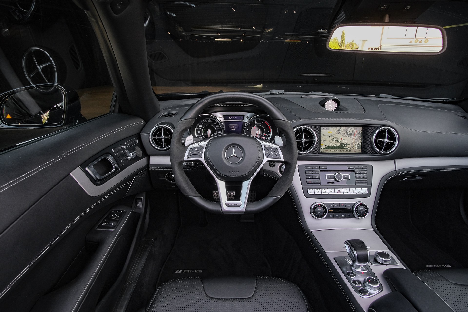 MERCEDES-BENZ SL 63 AMG Speedshift-image-15