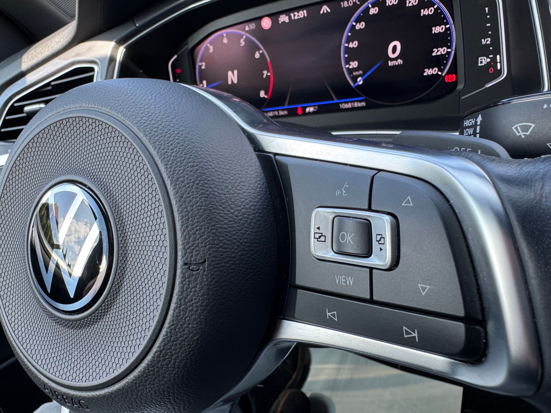 VW T-Roc 2.0 TSI Sport R-Line DSG 4Motion-image-19