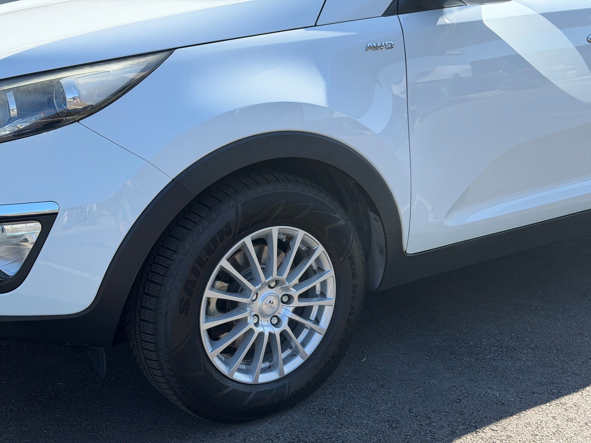 KIA Sportage 2.0 CRDi Trend 4WD Automatic-image-2