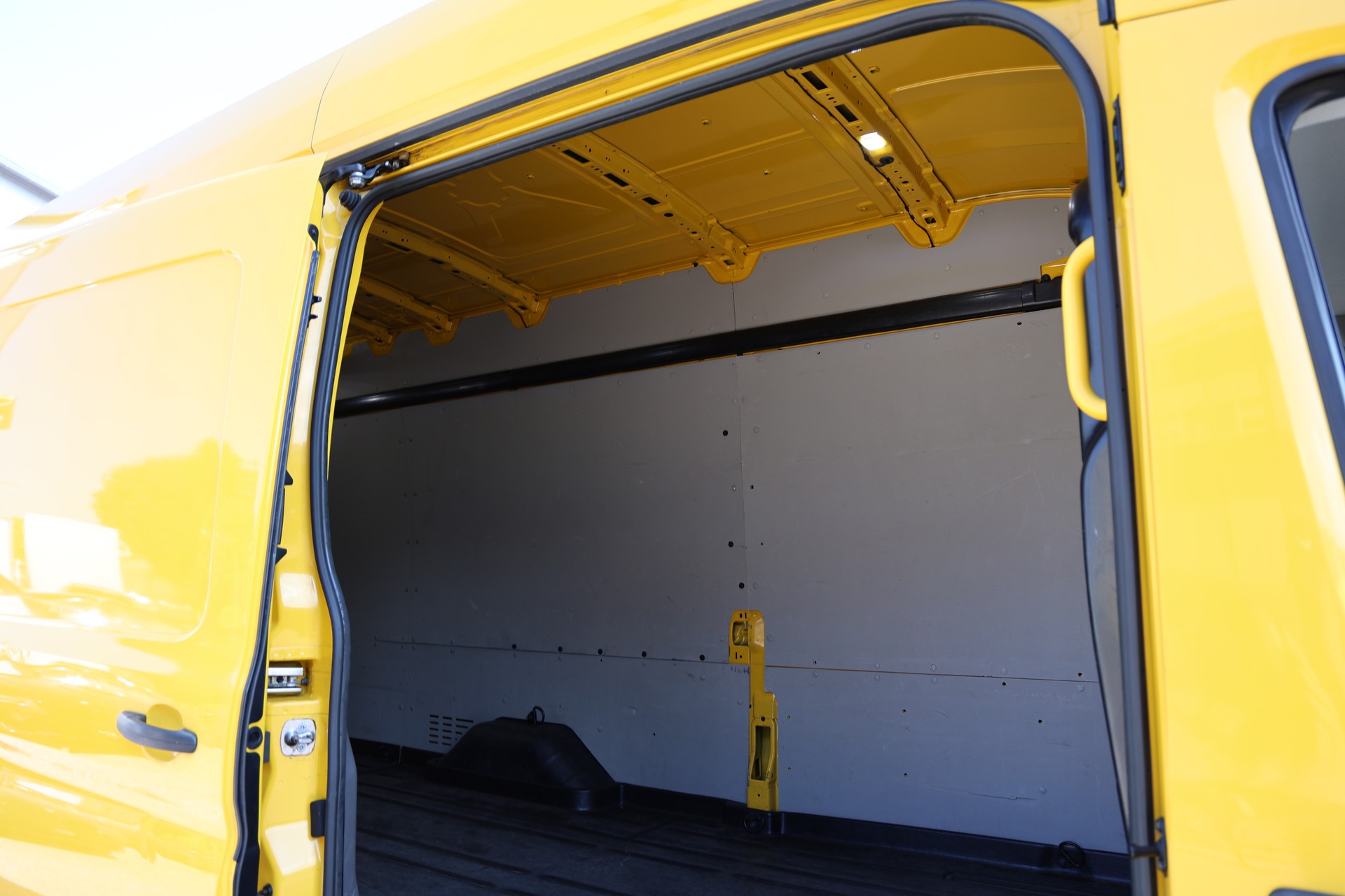 FORD Transit Van 350 L4H3 Trend EXTRA LANG 2.0 TDCi 185ps RWD-image-7