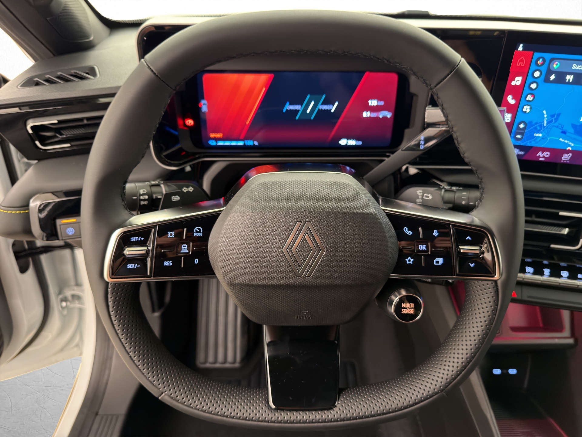 RENAULT R4 E-Tech Comfort Range iconic-image-8