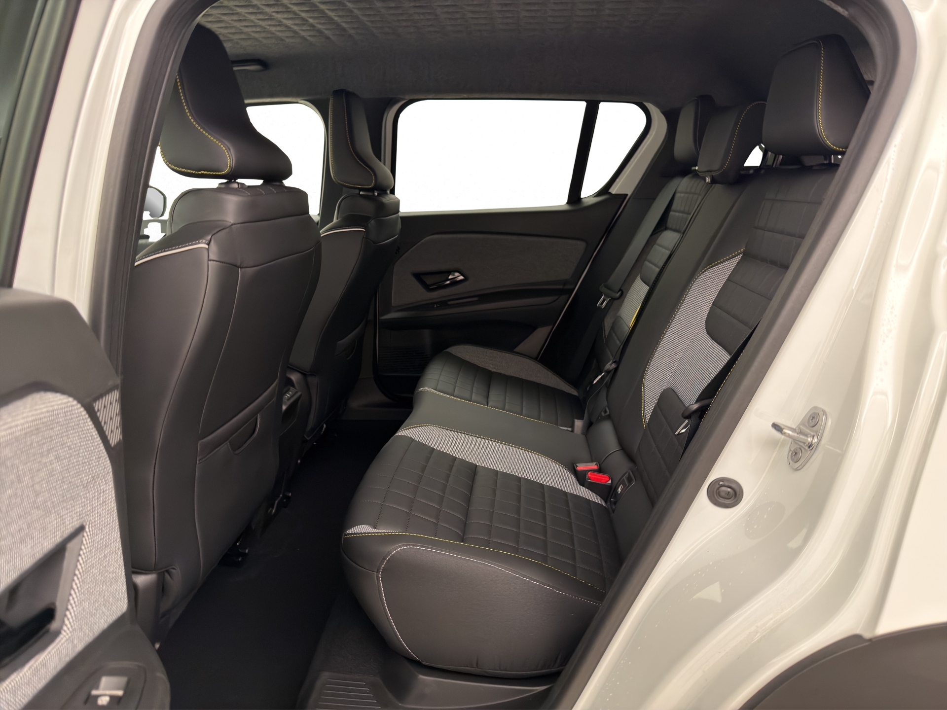 RENAULT R4 E-Tech Comfort Range iconic-image-12