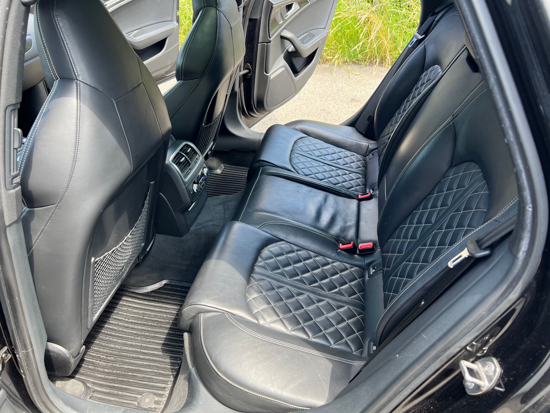 AUDI S6 Avant 4.0 TFSI V8 quattro S-tronic-image-6