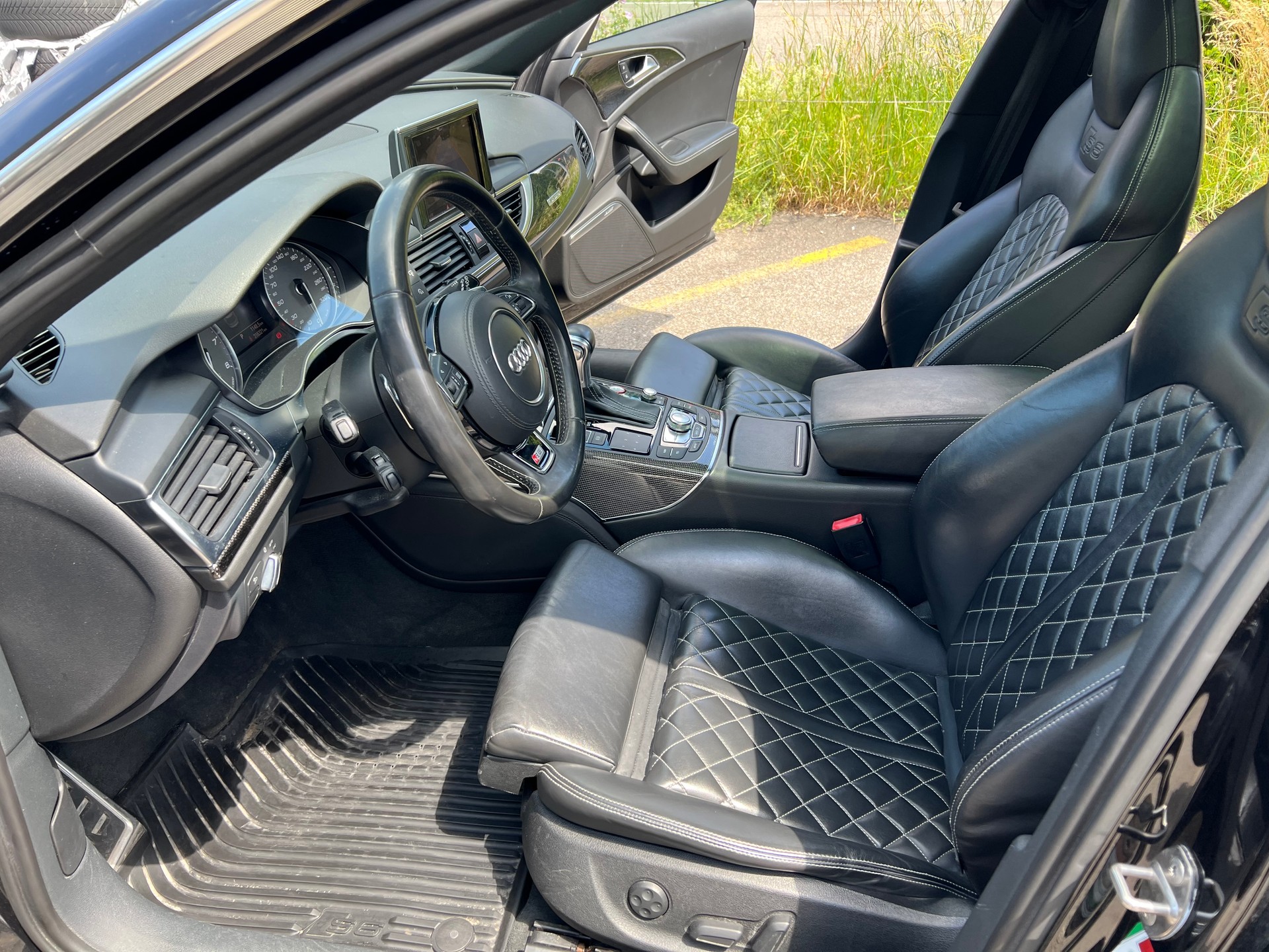 AUDI S6 Avant 4.0 TFSI V8 quattro S-tronic-image-9