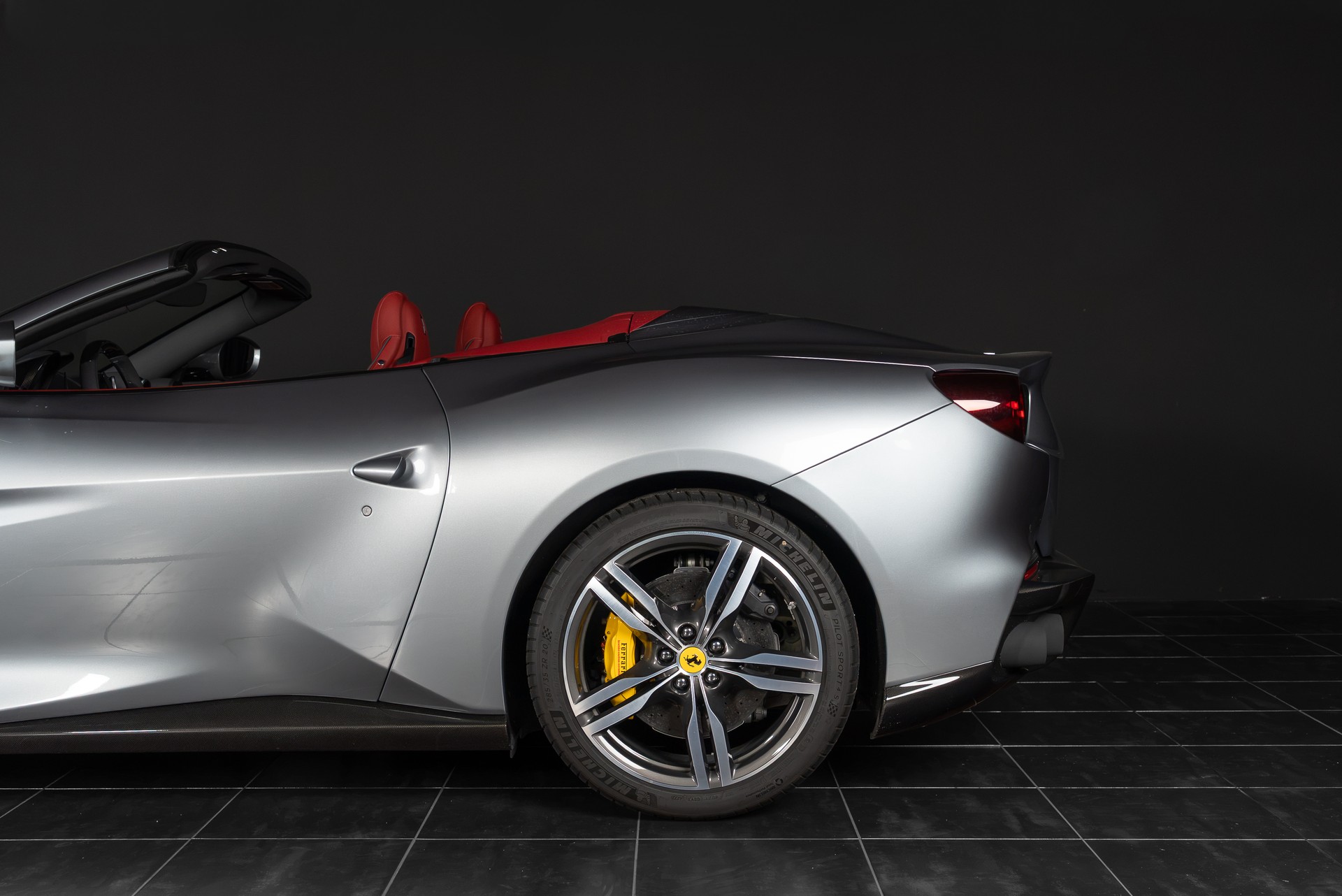 FERRARI Portofino M-image-6