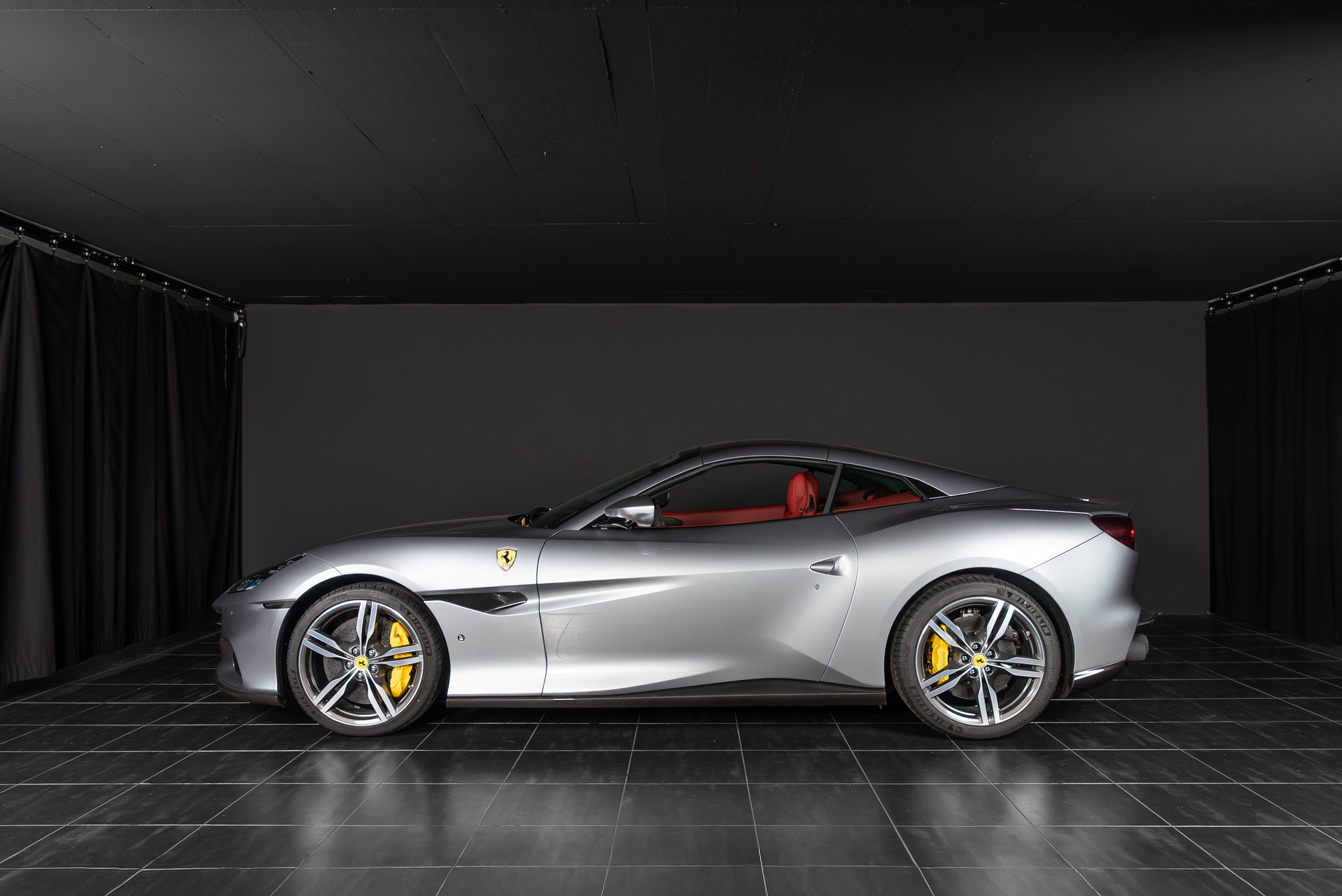 FERRARI Portofino M-image-1