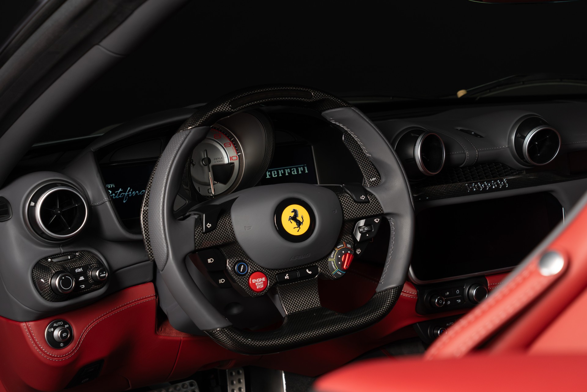 FERRARI Portofino M-image-12