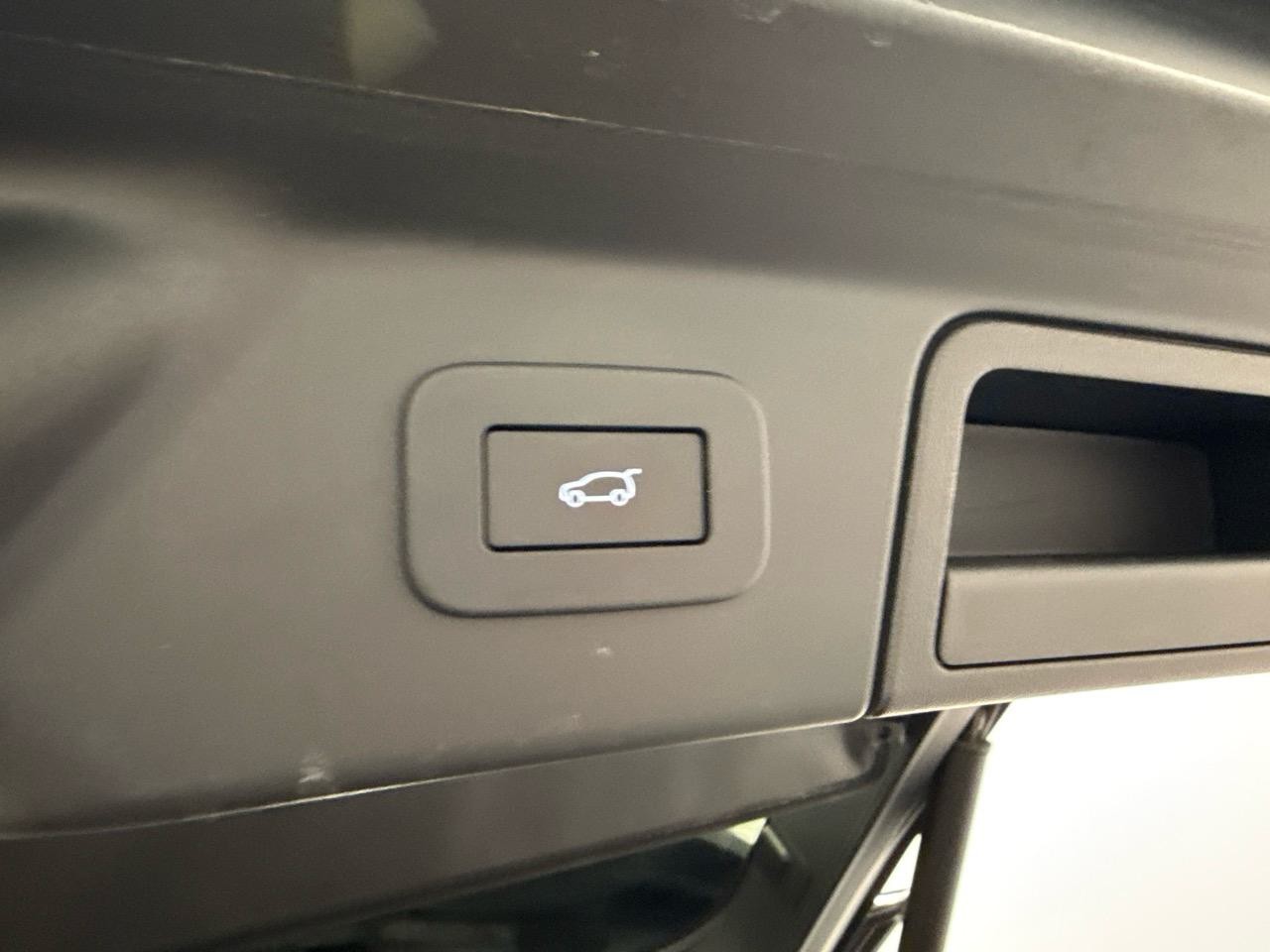 LAND ROVER Range Rover Velar D 200 R-Dynamic SE ic-image-11